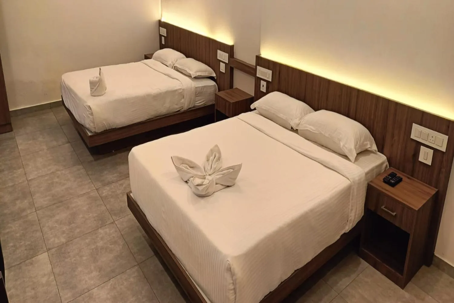 Photo of the whole room, Bed in Green Tea Hotels