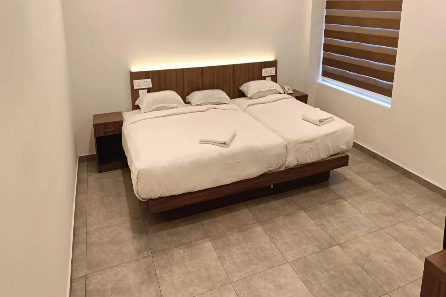 Photo of the whole room, Bed in Green Tea Hotels