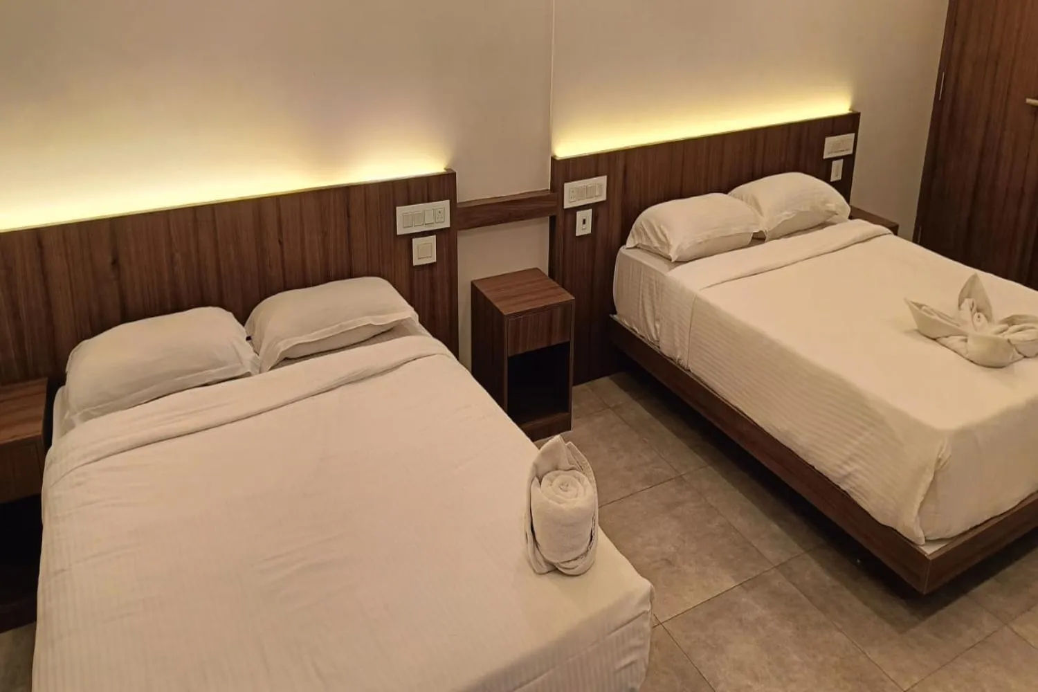 Photo of the whole room, Bed in Green Tea Hotels