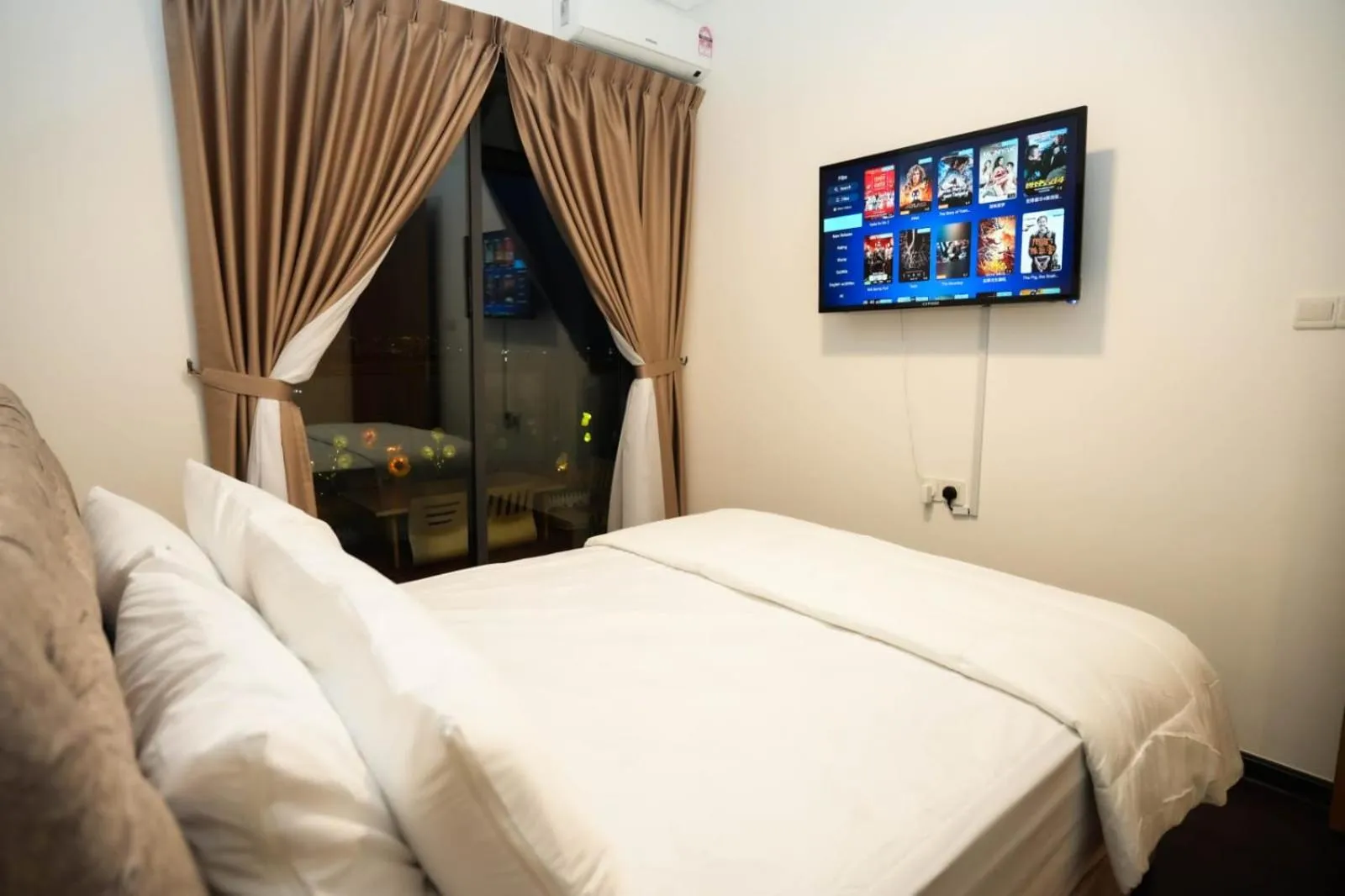 Bed in R&F Princess Cove, U-Home