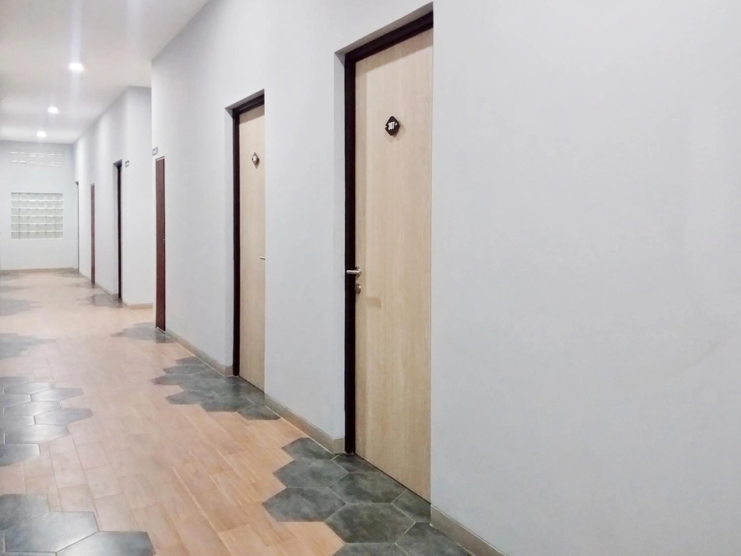 RedDoorz at Hotel DPraya Pati