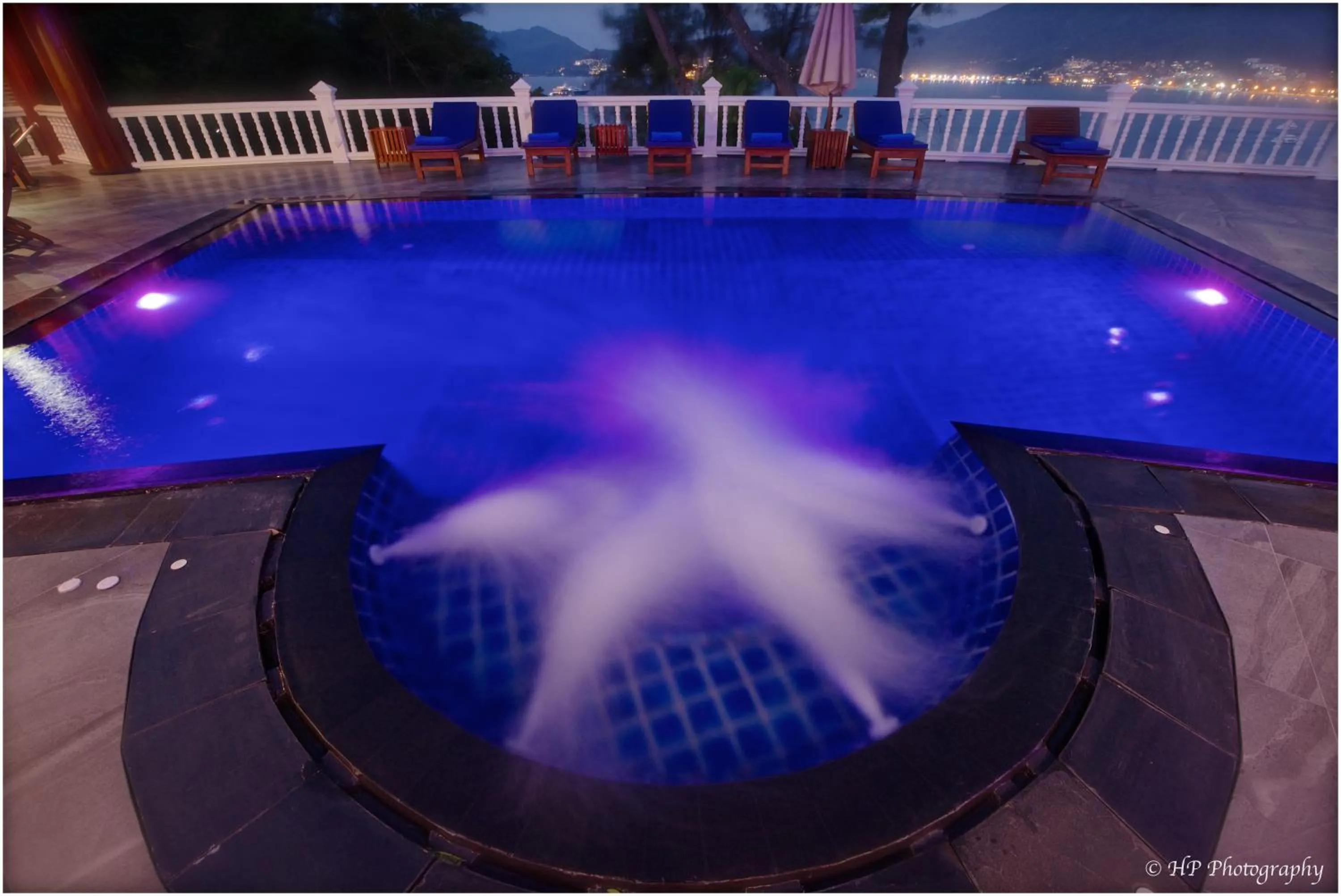 Swimming pool in Villa REGTUK