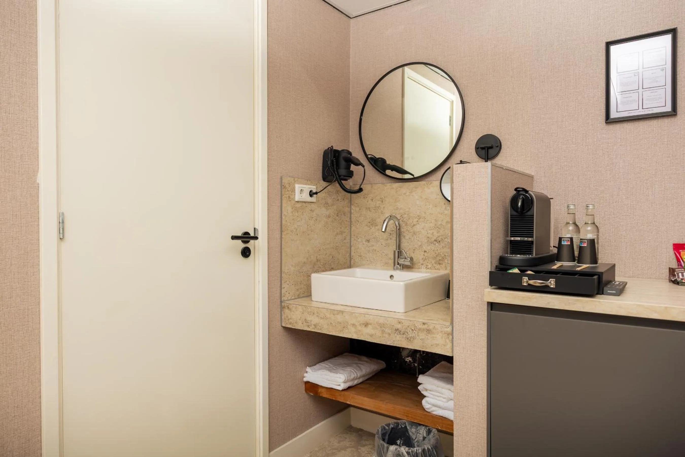 Bathroom in Hotel Twenty-Three Amsterdam Airport