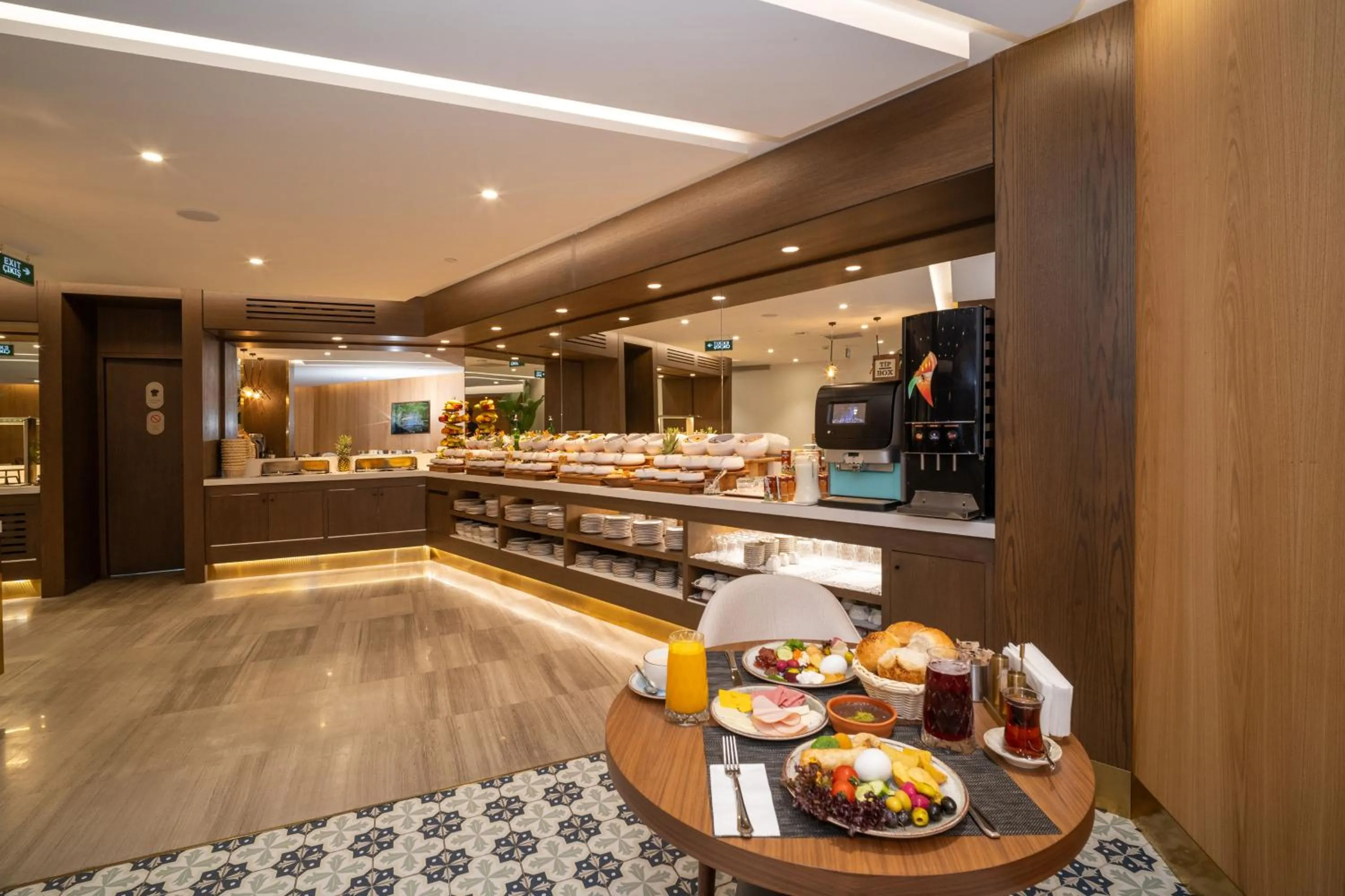 Buffet breakfast in Rayelin Hotel Old Town