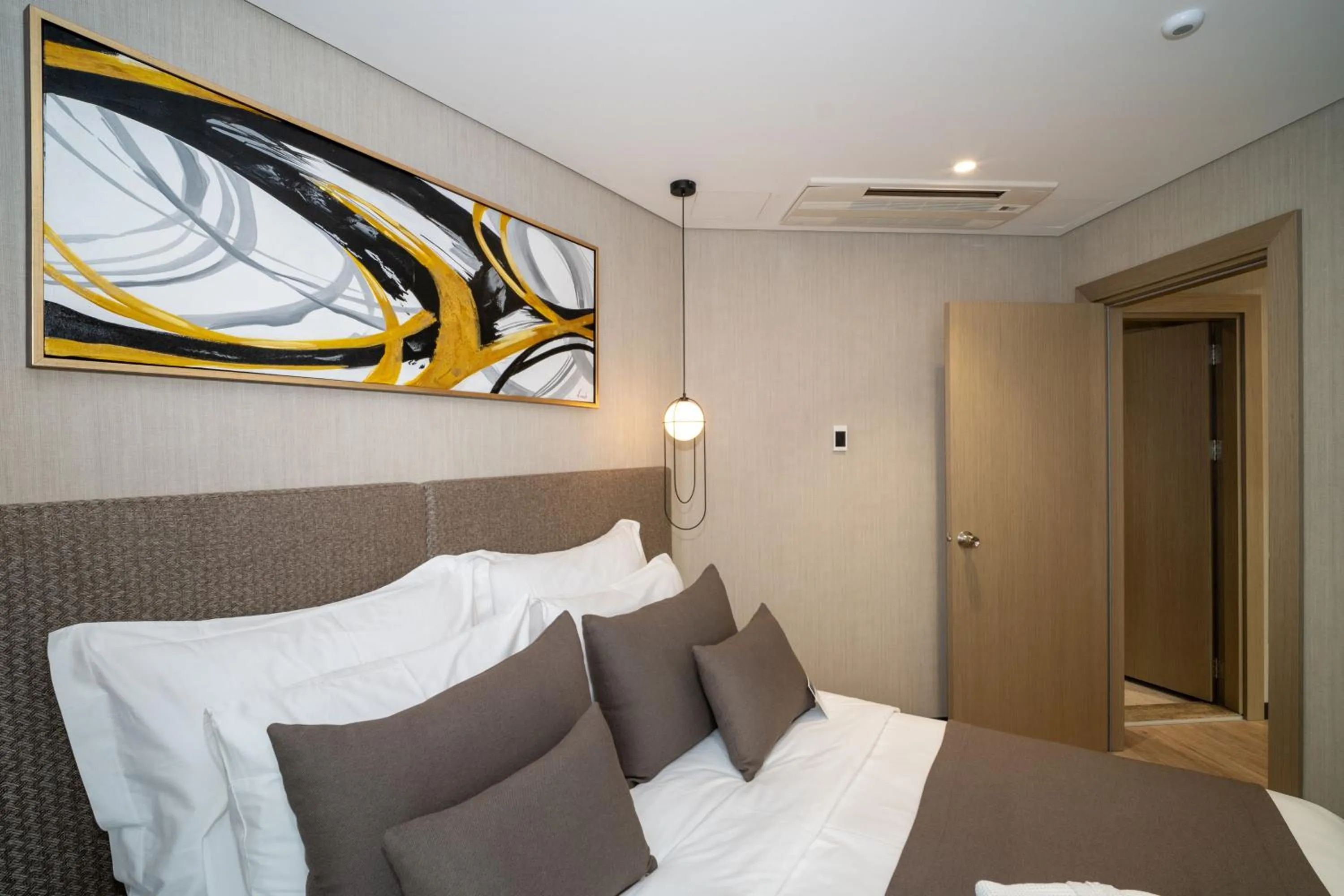 Bed in Rayelin Hotel Old Town