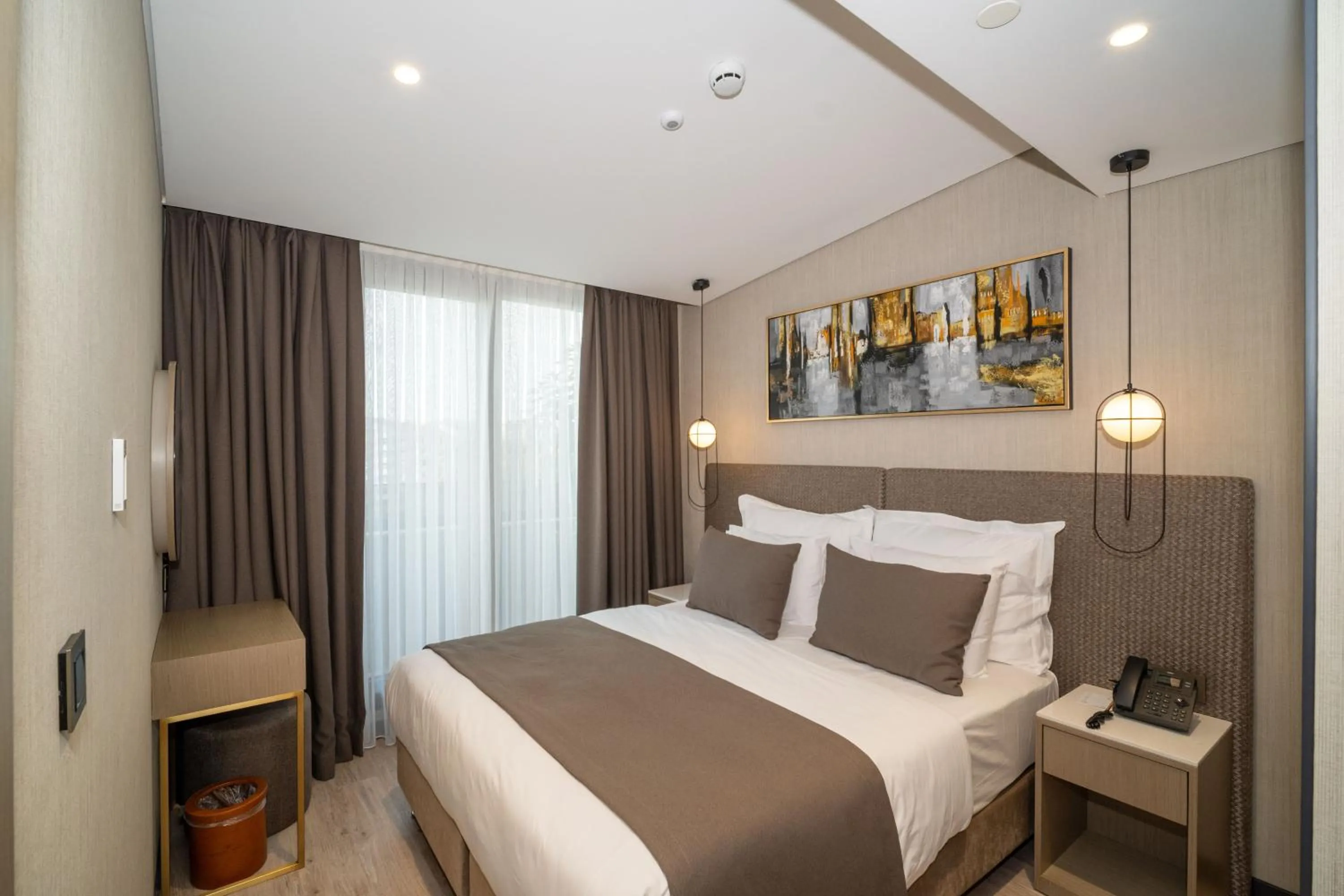 Bed in Rayelin Hotel Old Town