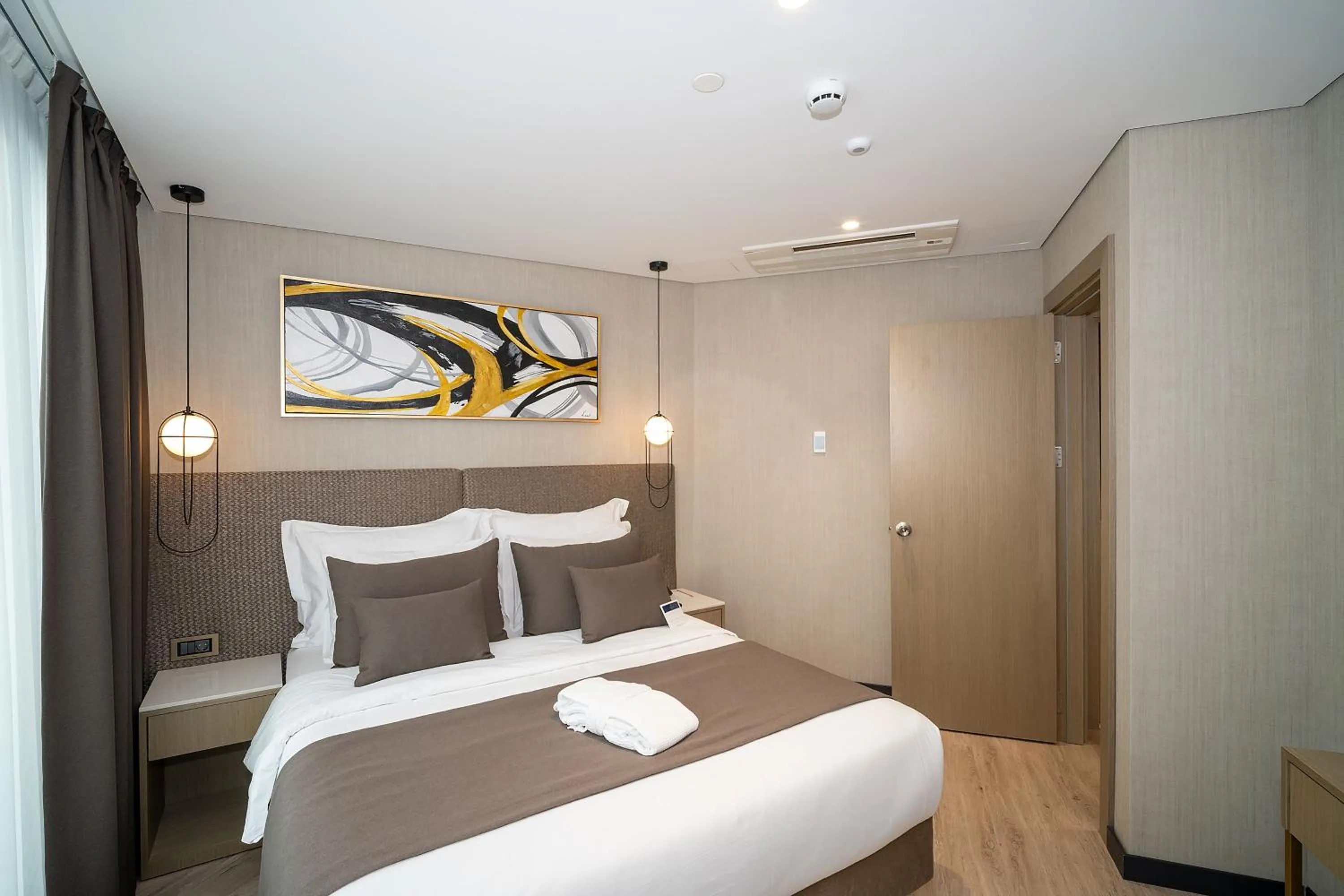 Bed in Rayelin Hotel Old Town