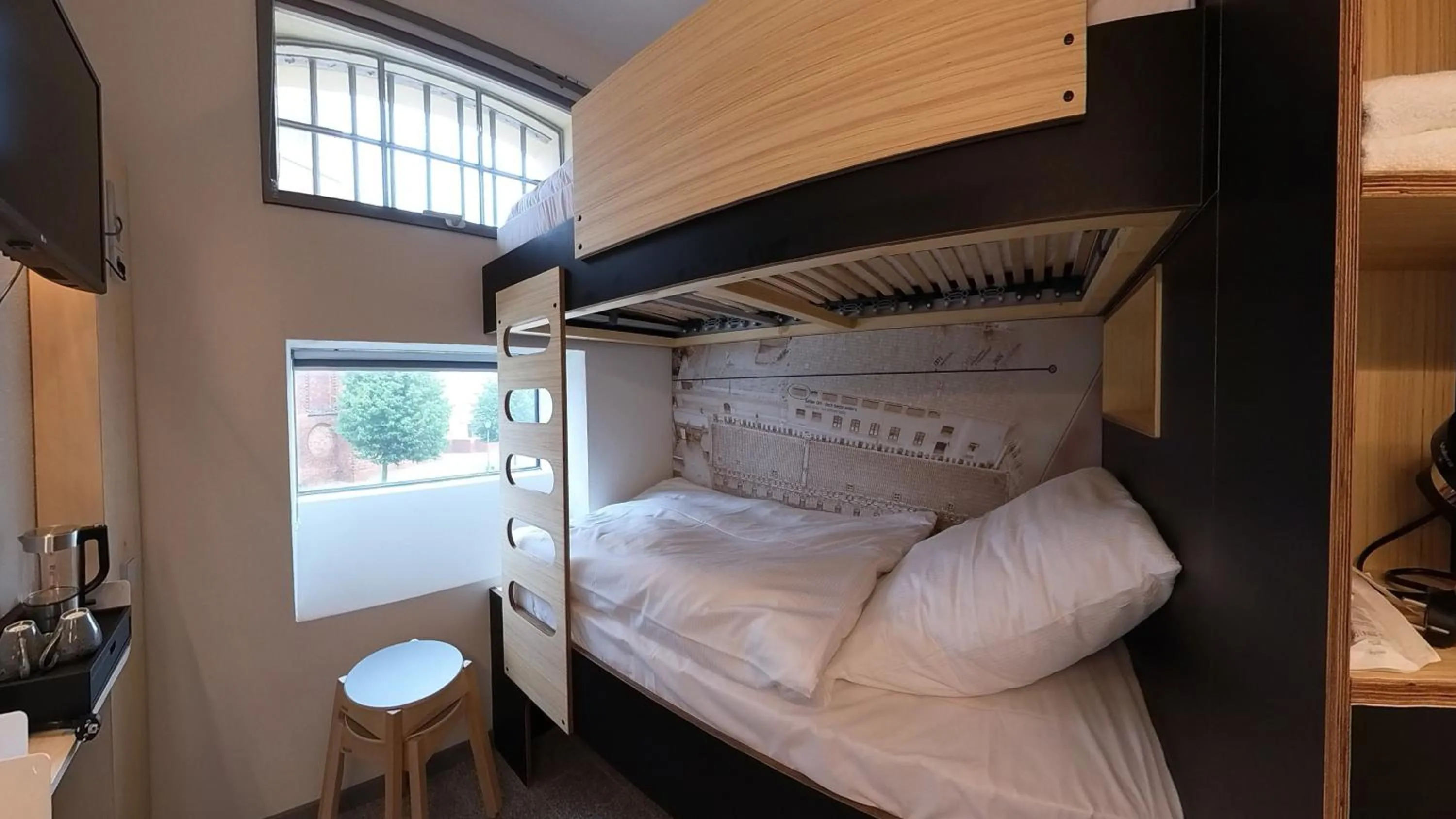 bunk bed, Bed in Das Kittchen