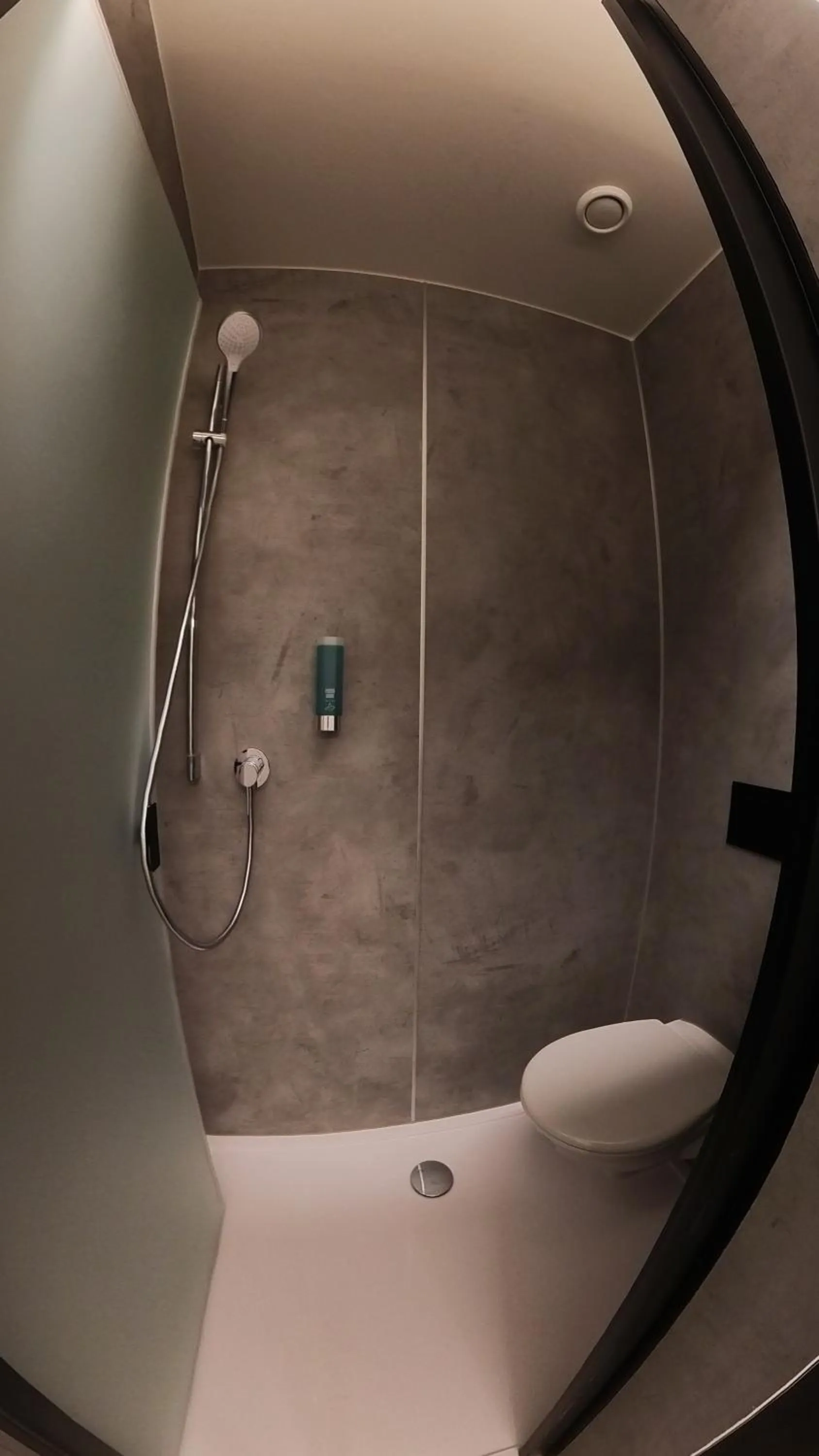 Shower in Das Kittchen