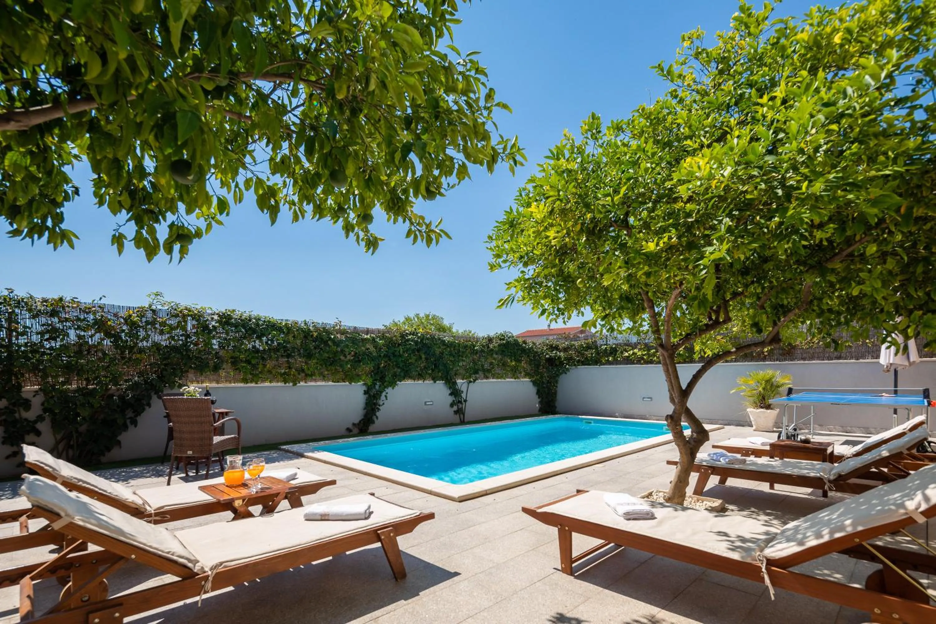 Sunshine Holiday Home