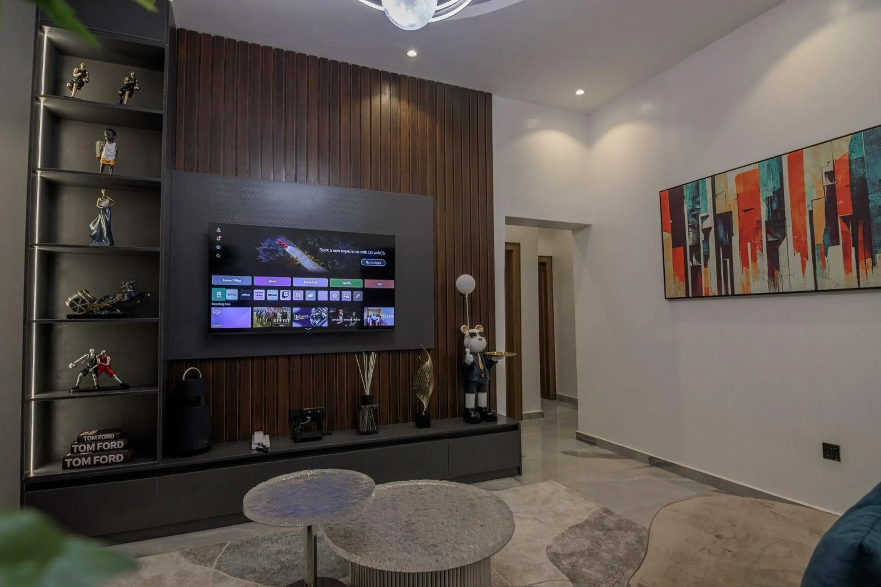 Three-Bedroom Apartment with Balcony in One90 Apartment Three-Bedroom Apartment with Balcony in One90 Apartment