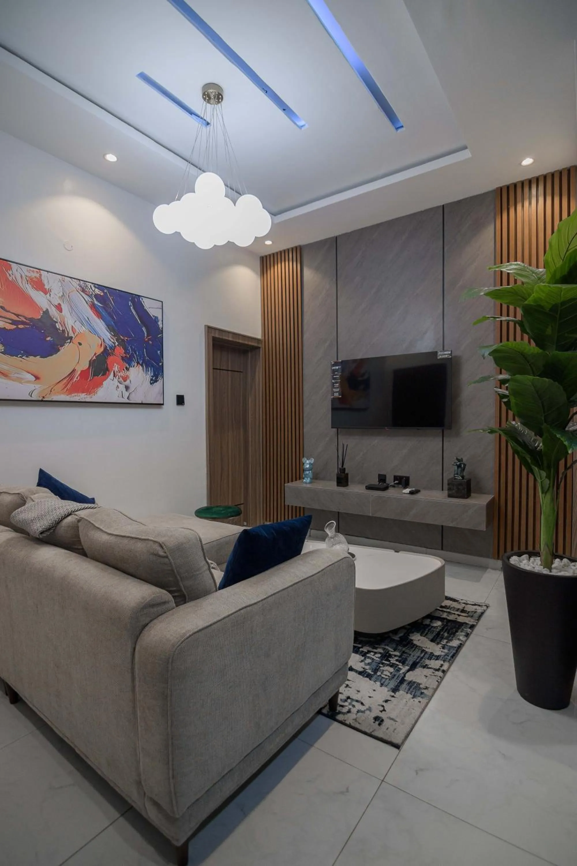 One-Bedroom Apartment in One90 Apartment
