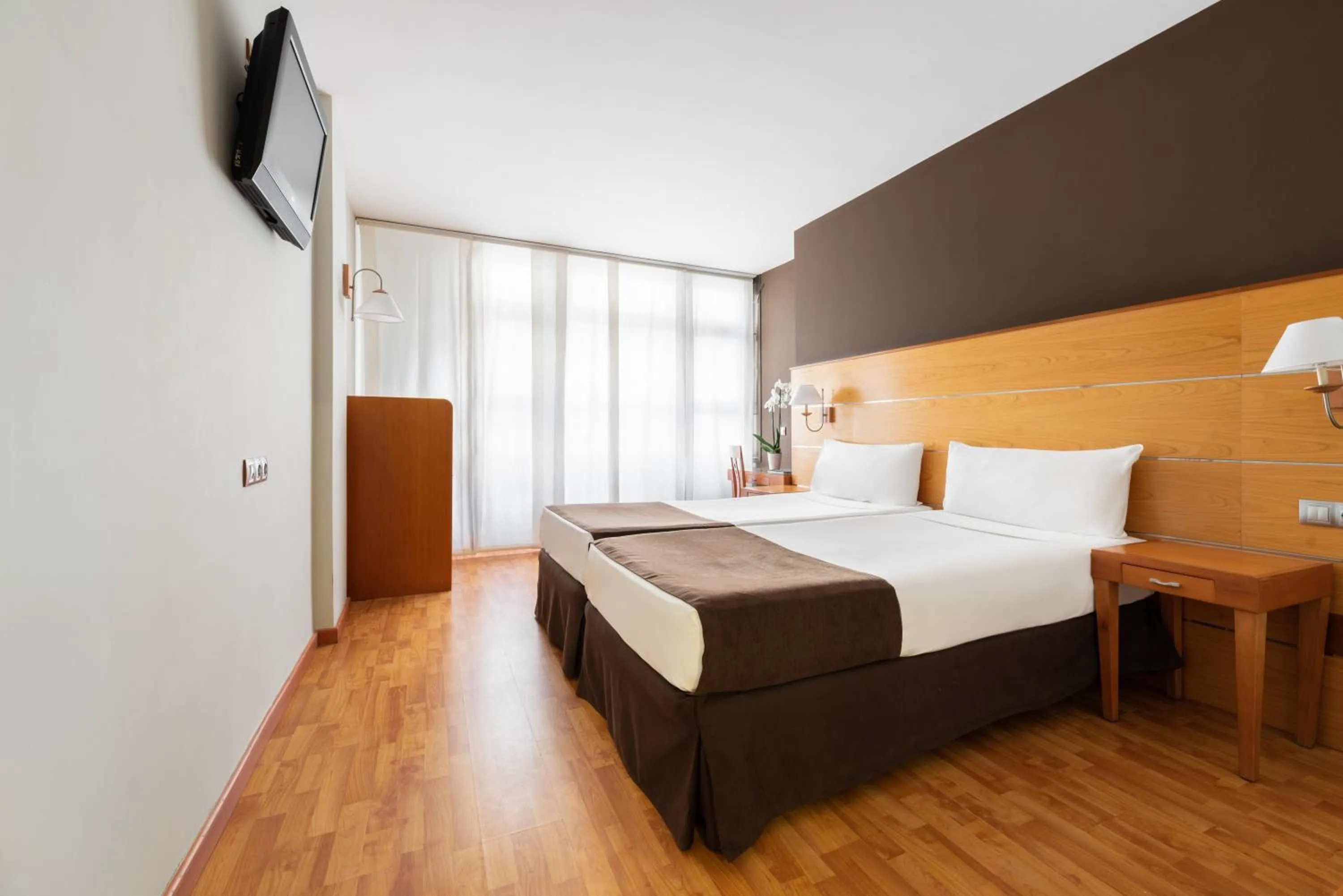 Photo of the whole room, Bed in Exe Las Palmas