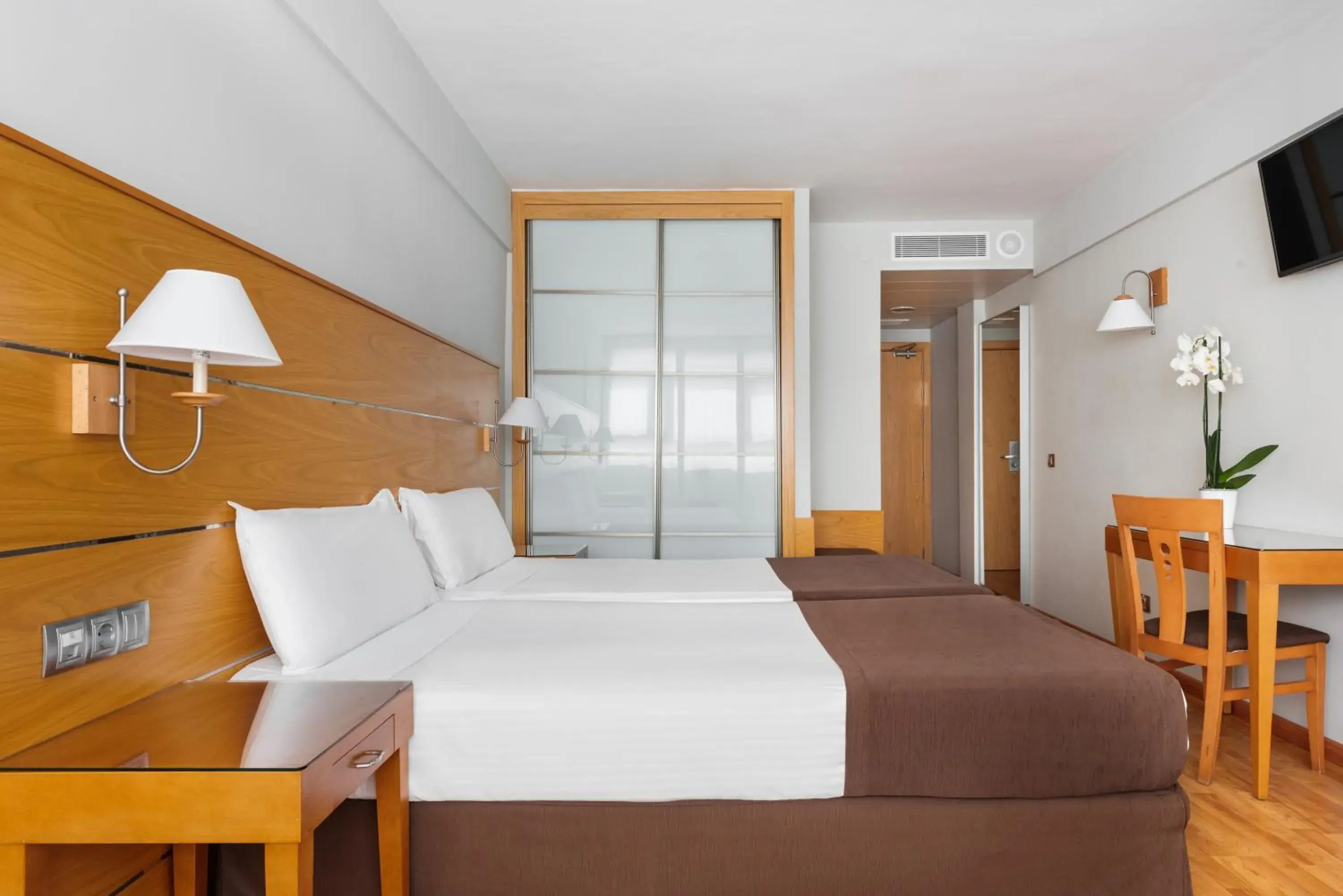 Photo of the whole room, Bed in Exe Las Palmas Photo of the whole room, Bed in Exe Las Palmas