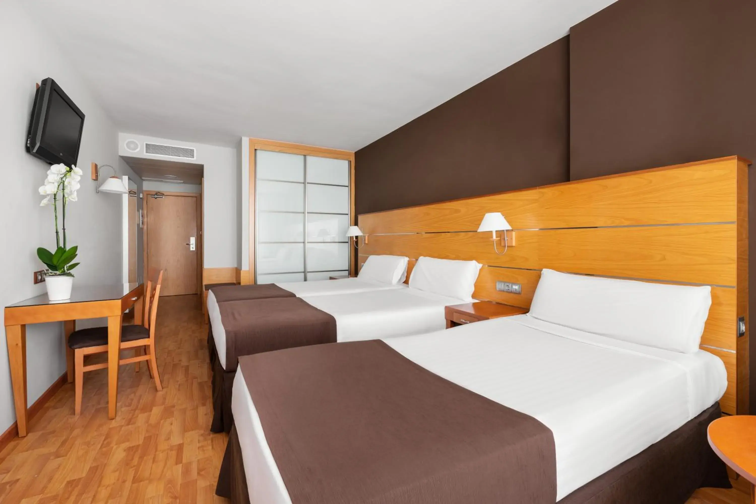 Photo of the whole room, Bed in Exe Las Palmas Photo of the whole room, Bed in Exe Las Palmas