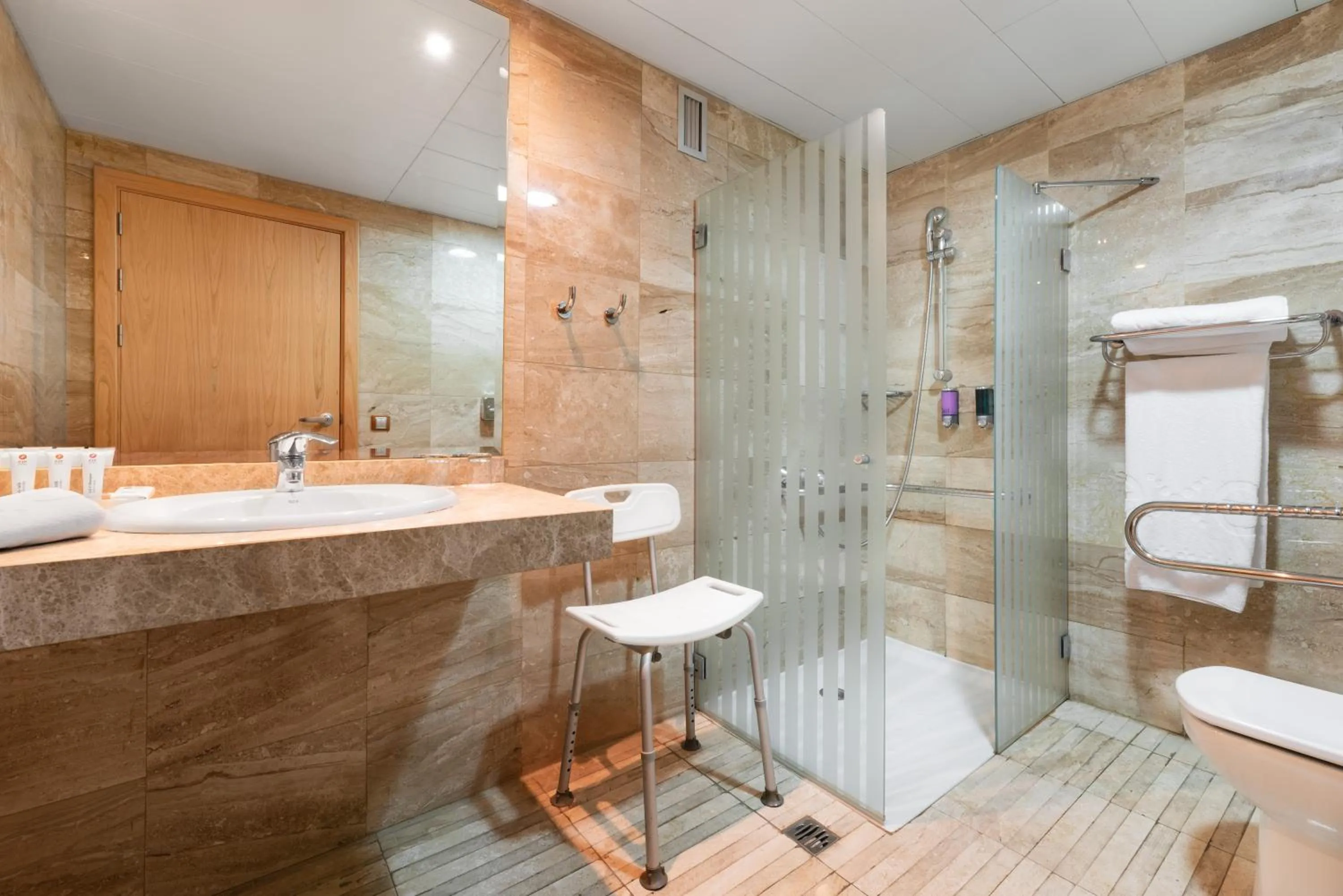 Bathroom in Exe Las Palmas