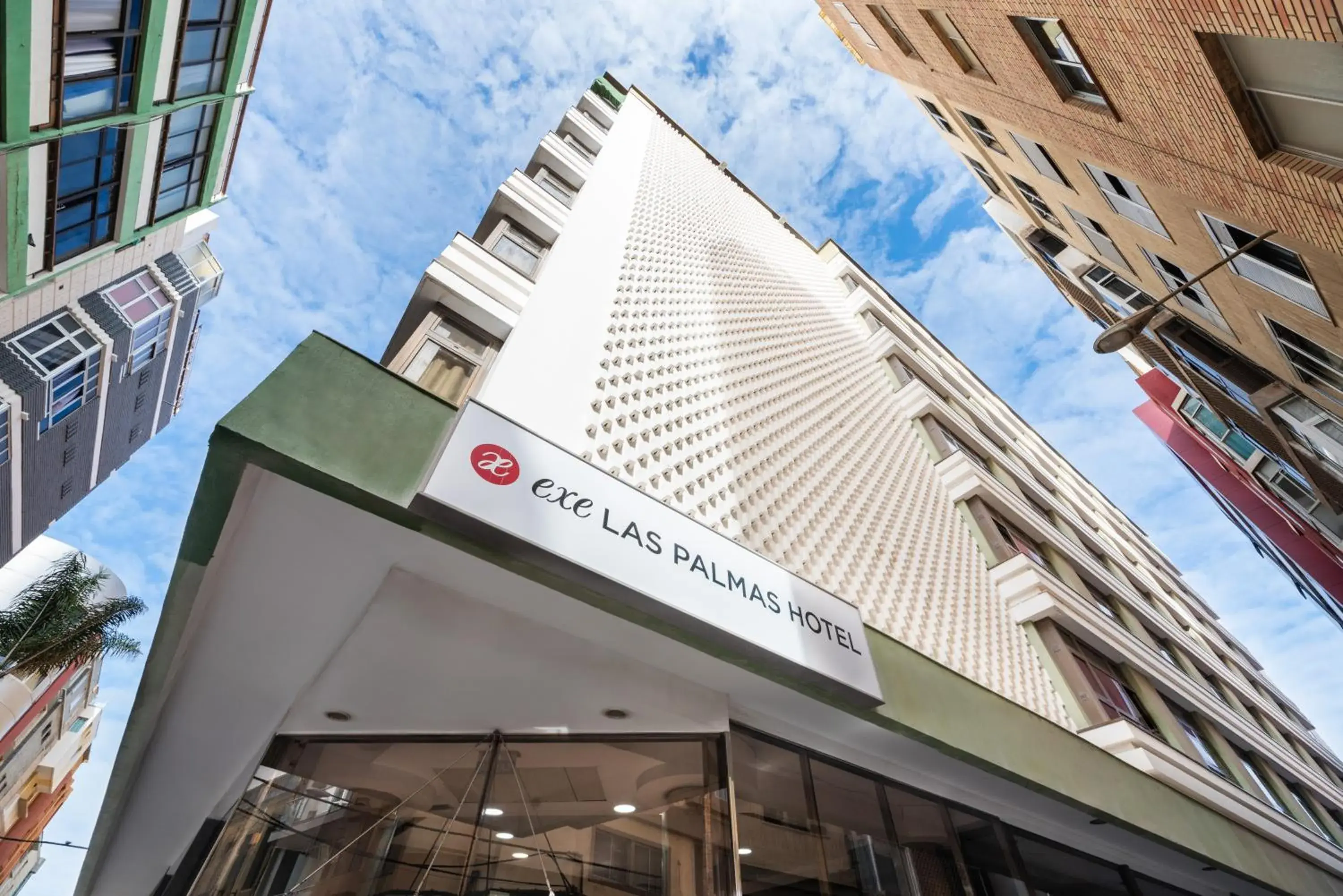 Facade/entrance in Exe Las Palmas Facade/entrance in Exe Las Palmas