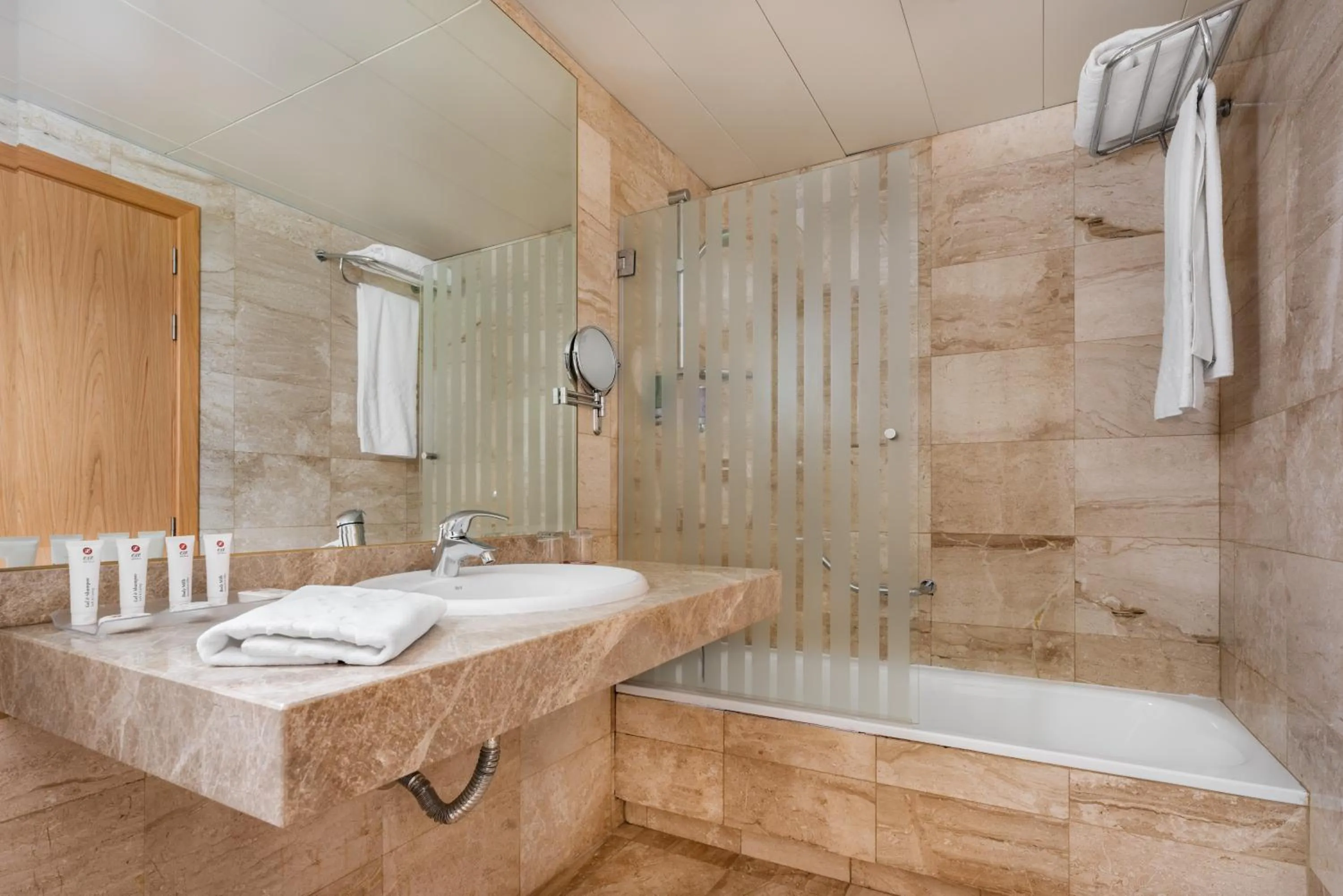 Bathroom in Exe Las Palmas