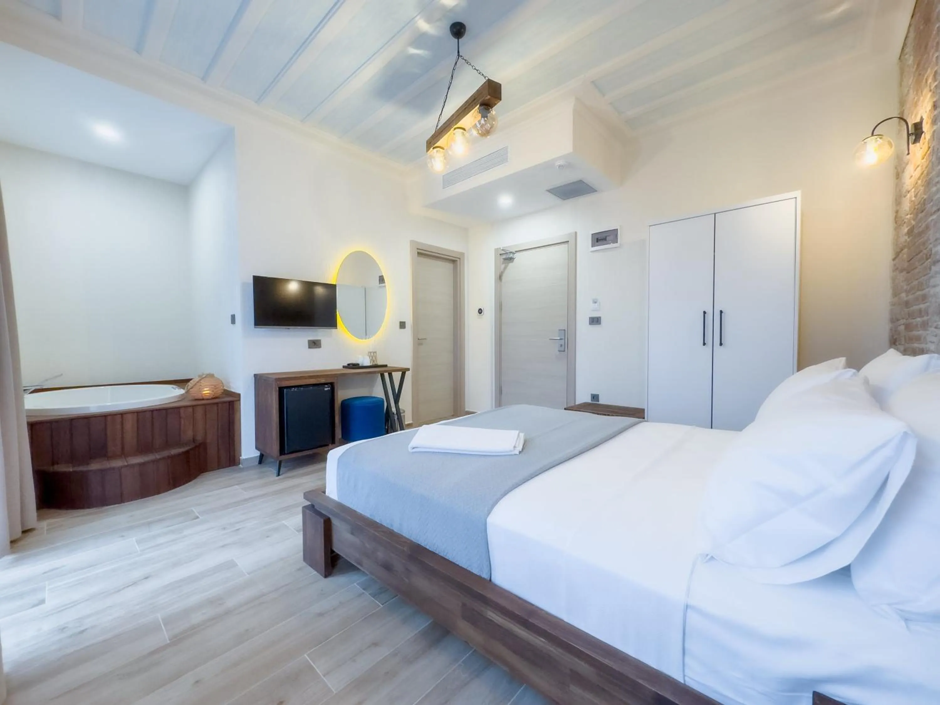 Bed in Cunda Nisa Otel