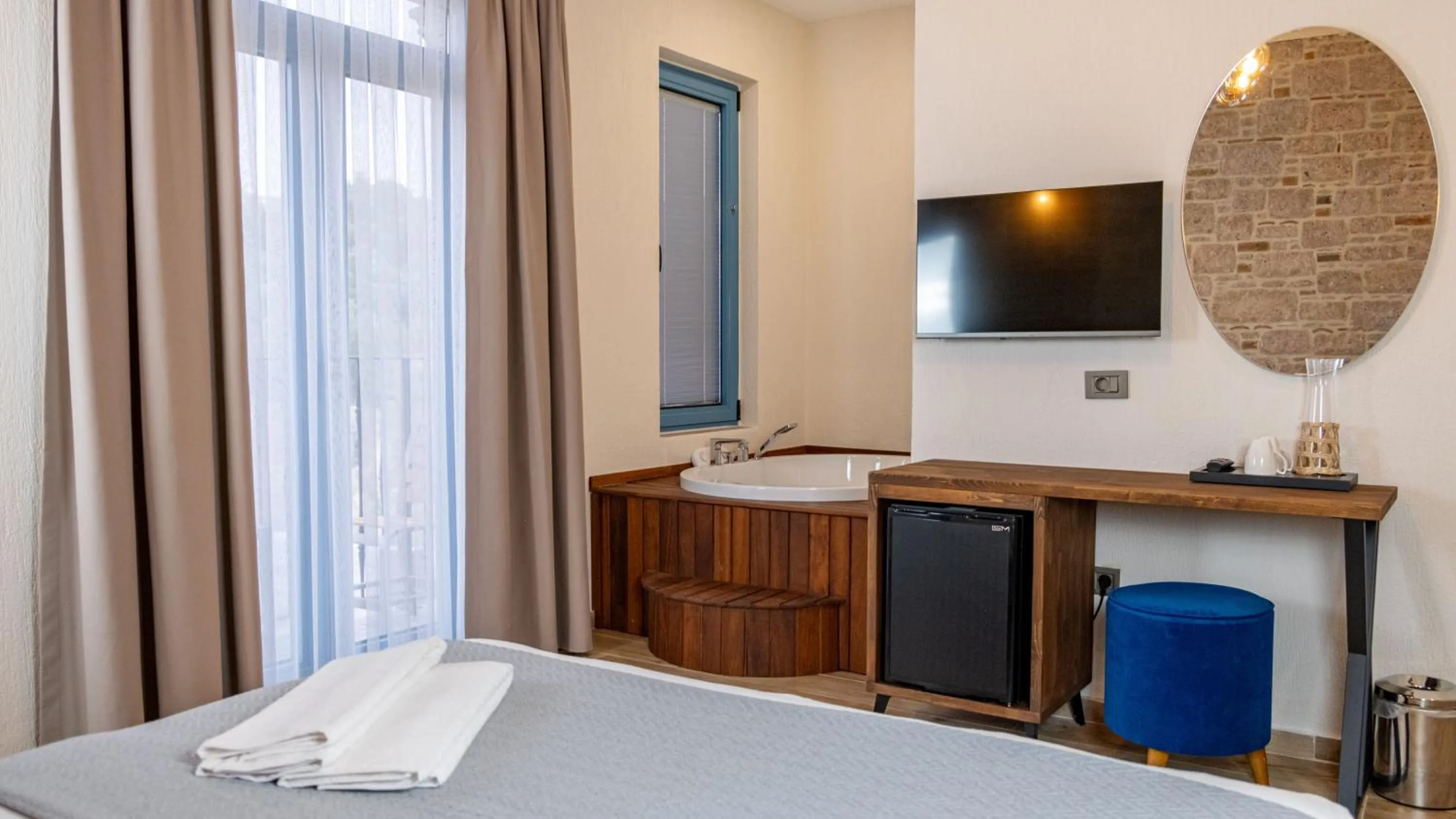 Bed in Cunda Nisa Otel