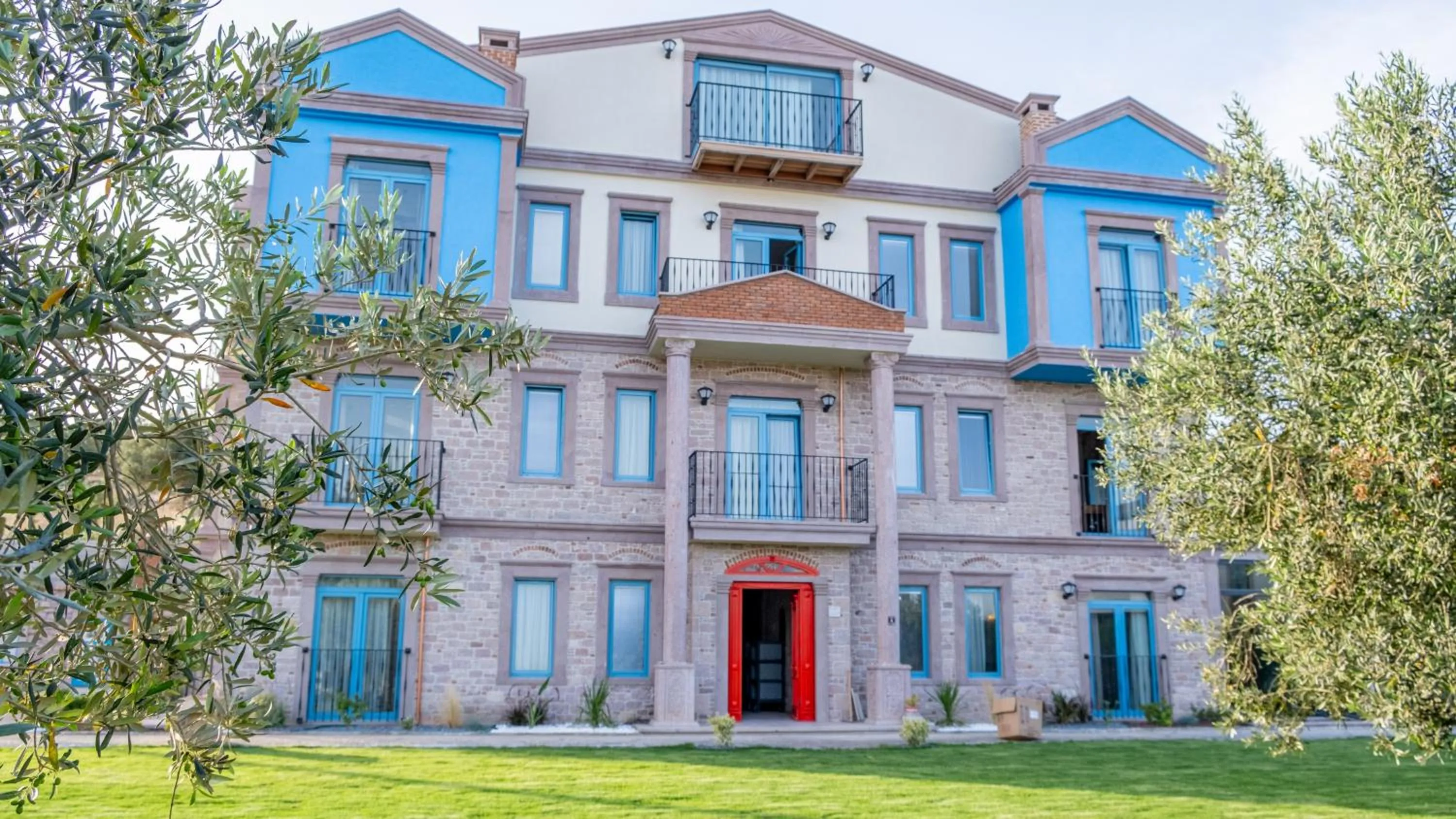 Property building in Cunda Nisa Otel