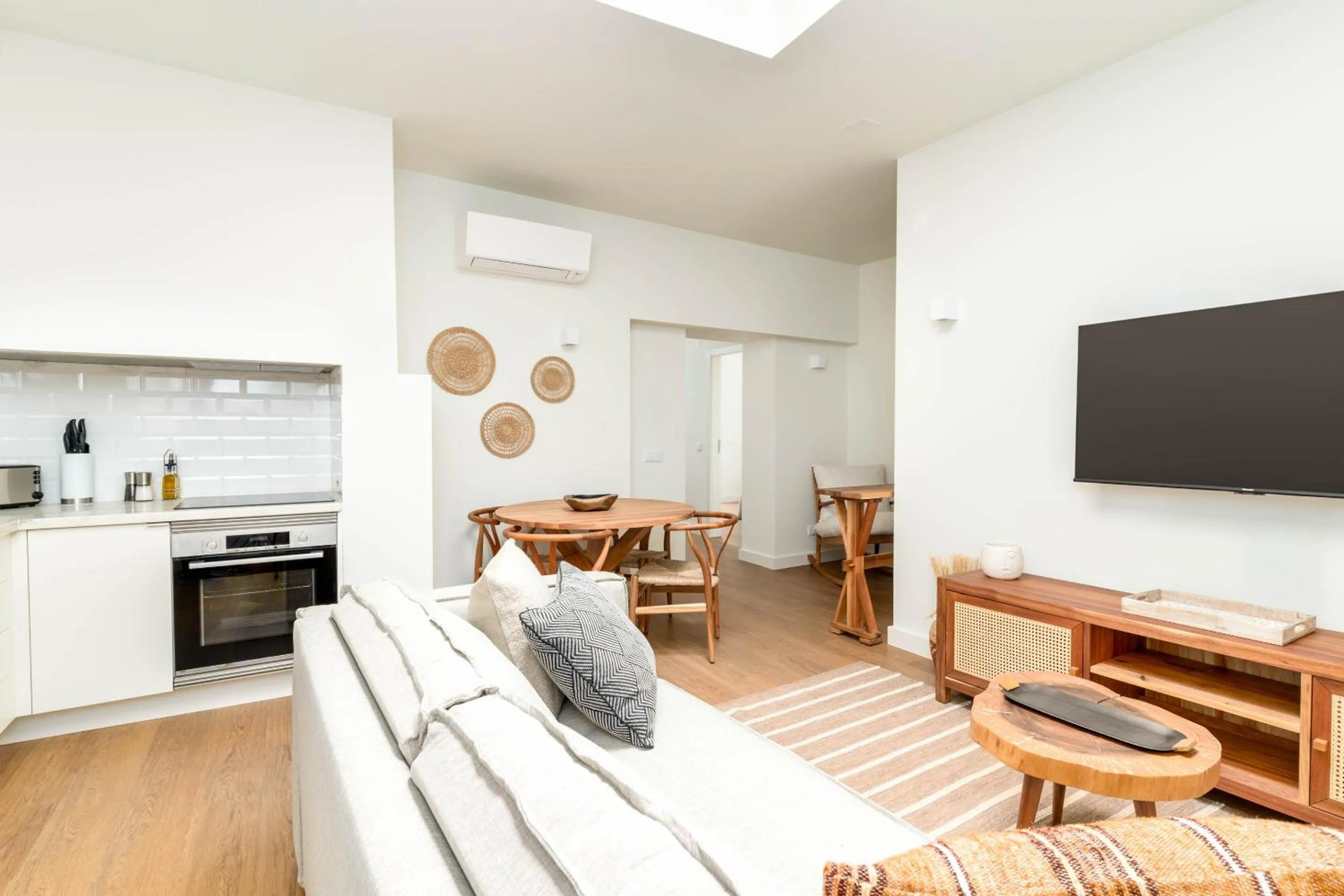 Two-Bedroom Apartment with Terrace in Limehome Evora Largo dos Penedos