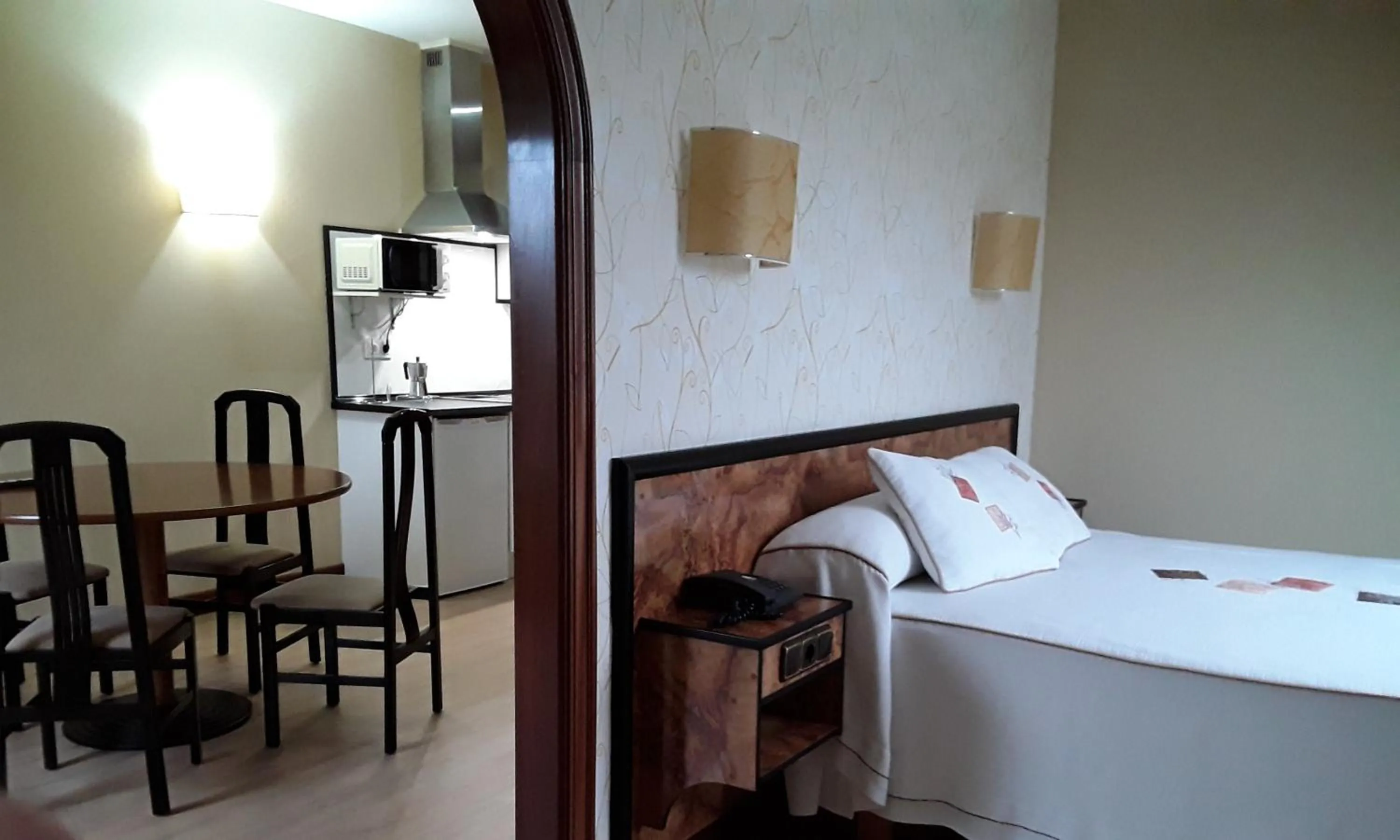 Property building, Bed in Hotel Castro