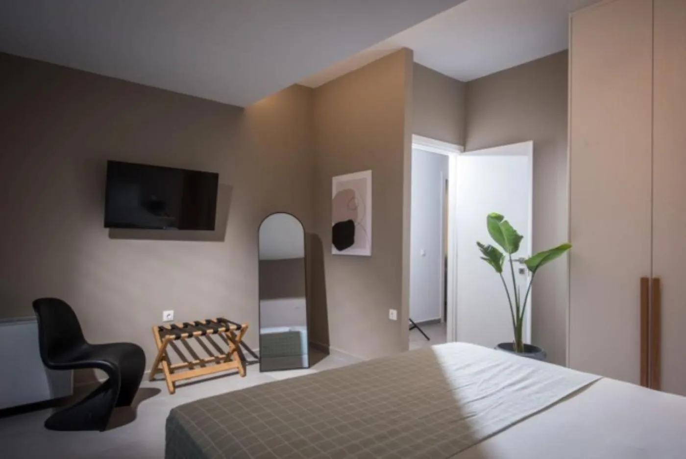 TV and multimedia, Bed in Centro Vero Suites by Omilos Hotels