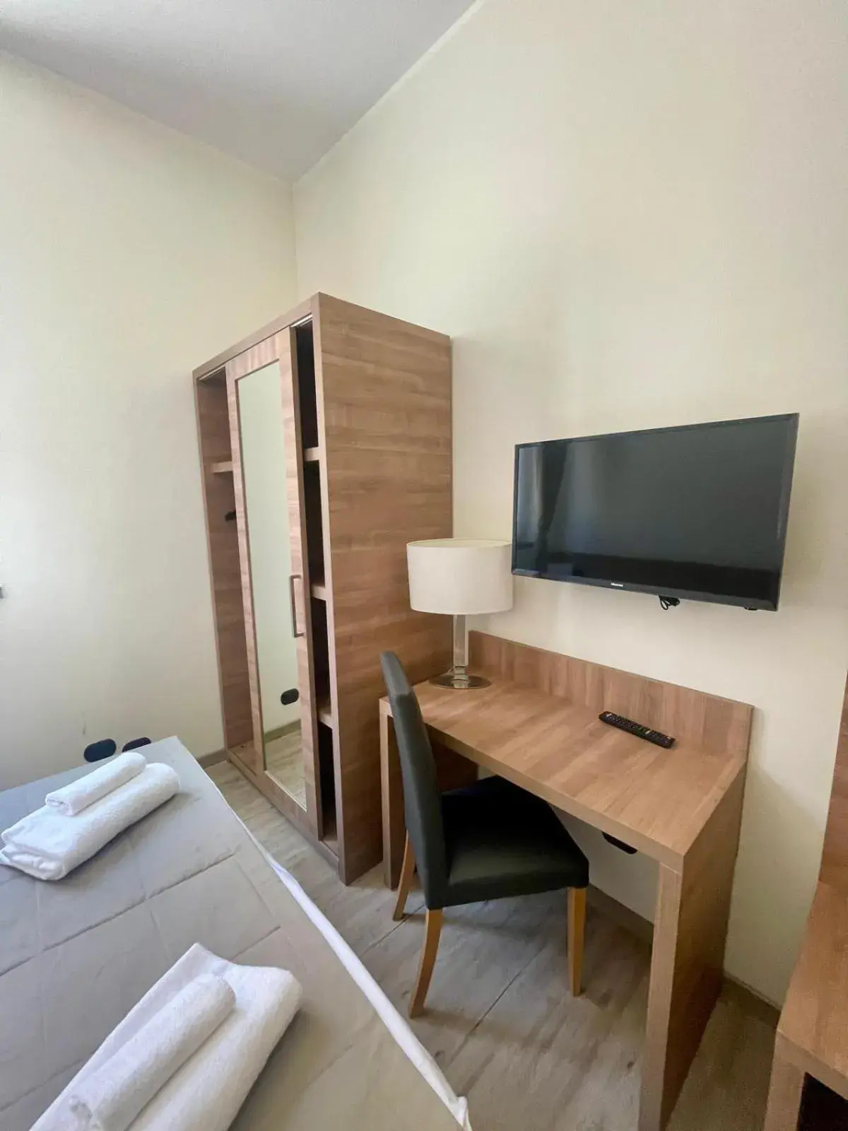 Double or Twin Room with Private Bathroom in Casa per Ferie Santa Maria alle Fornaci Double or Twin Room with Private Bathroom in Casa per Ferie Santa Maria alle Fornaci