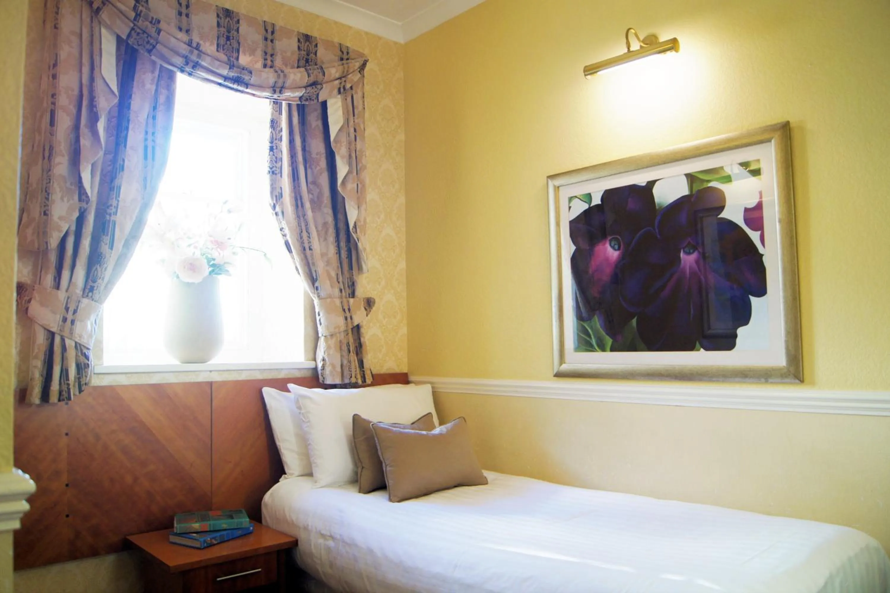 Bedroom, Bed in The Bulkeley Hotel