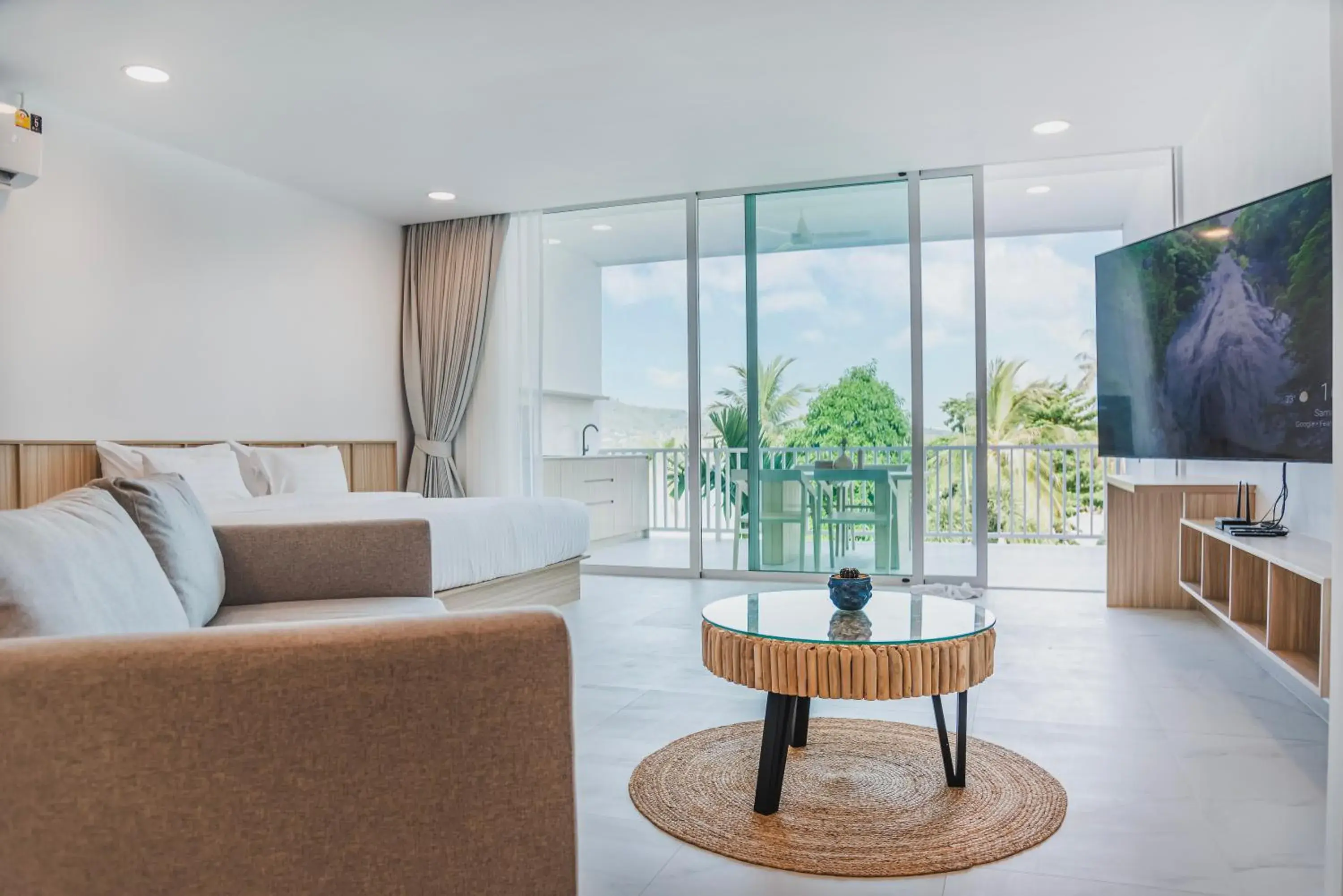 TV and multimedia in Replay Pool Villa TV and multimedia in Replay Pool Villa