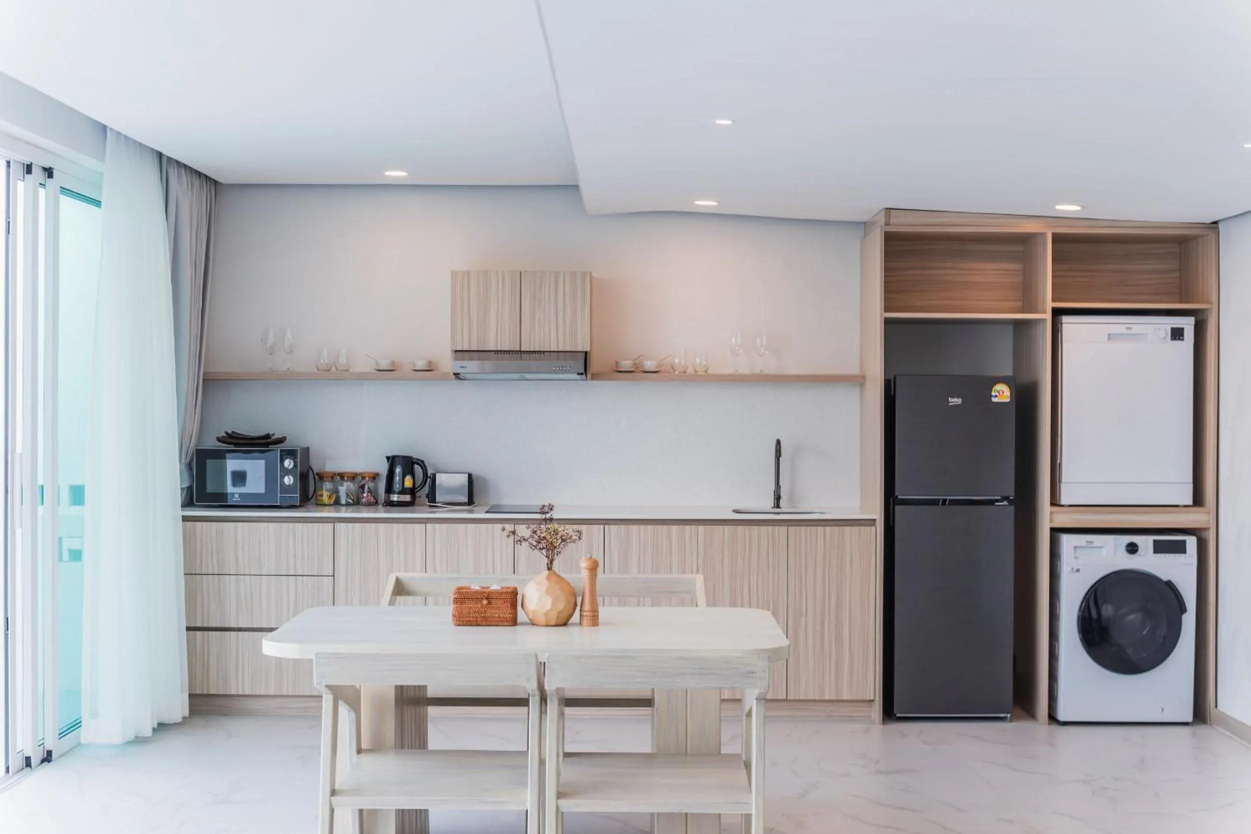 dishwasher in Replay Pool Villa