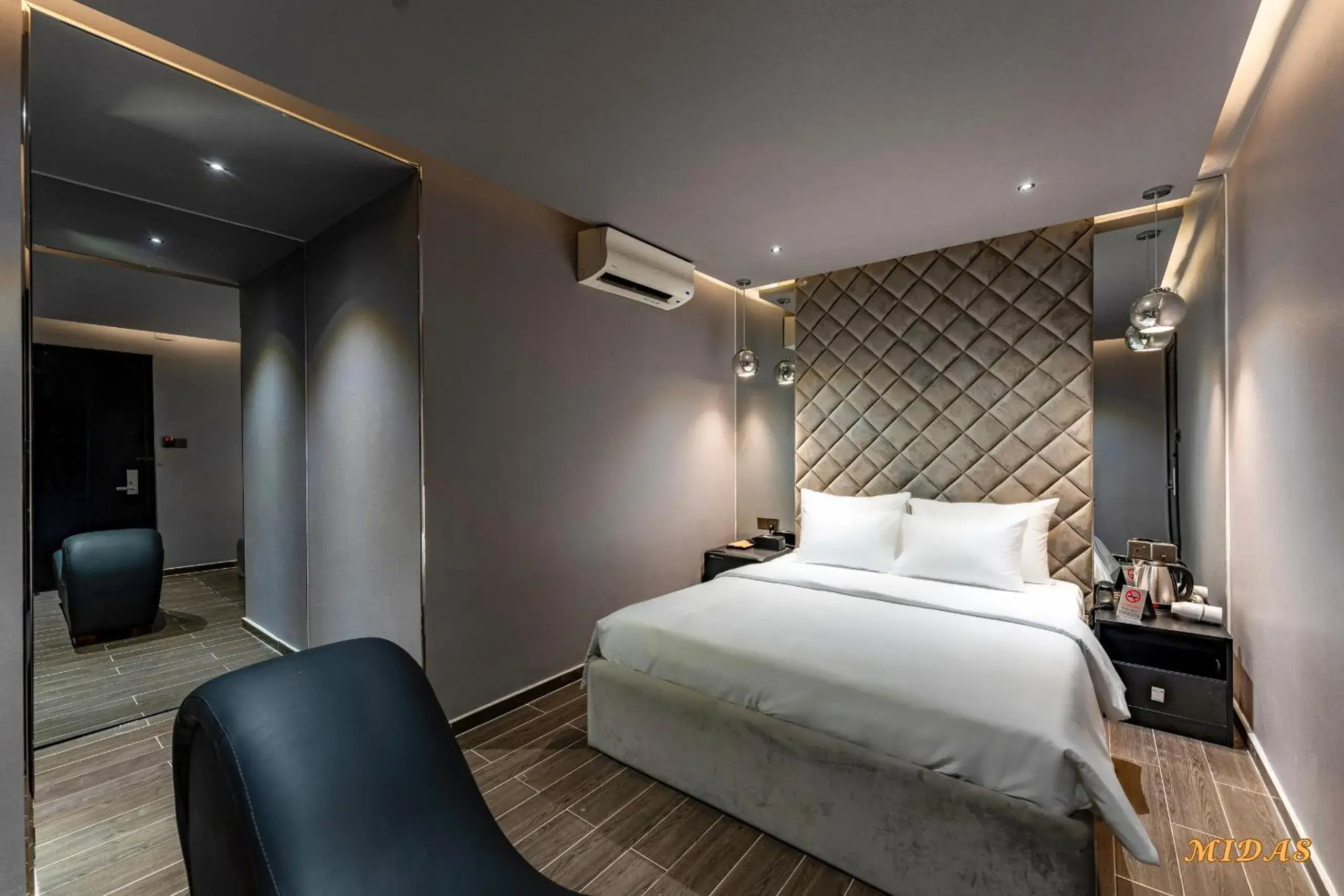 Bed in Midas Hotel 2 Bed in Midas Hotel 2