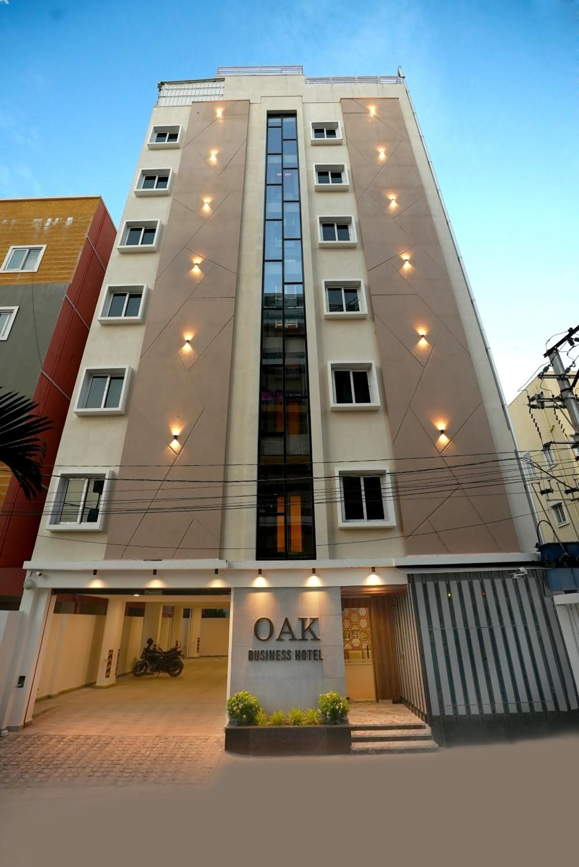 Property building in Oak Business Hotel