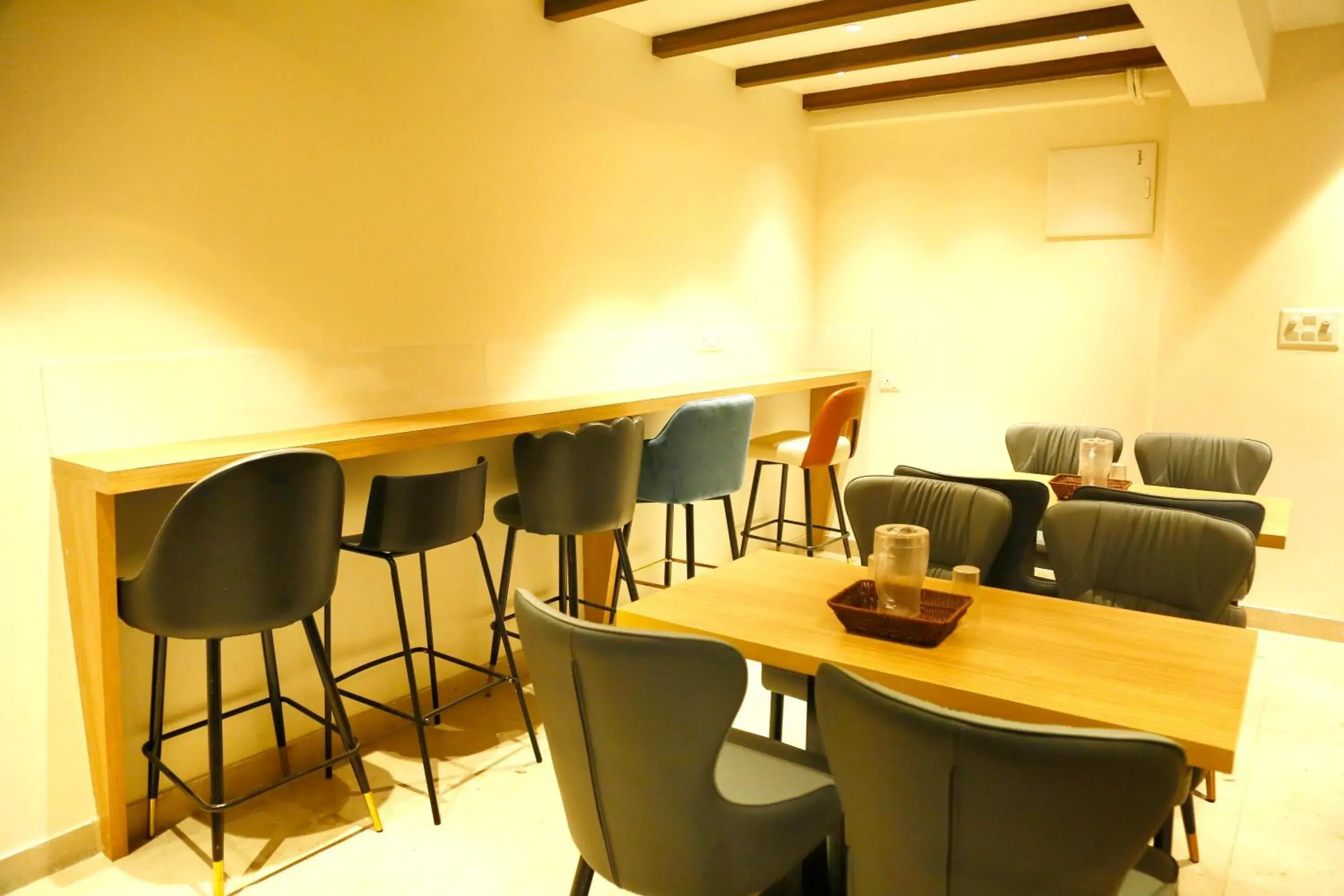 Restaurant/places to eat in Oak Business Hotel Restaurant/places to eat in Oak Business Hotel