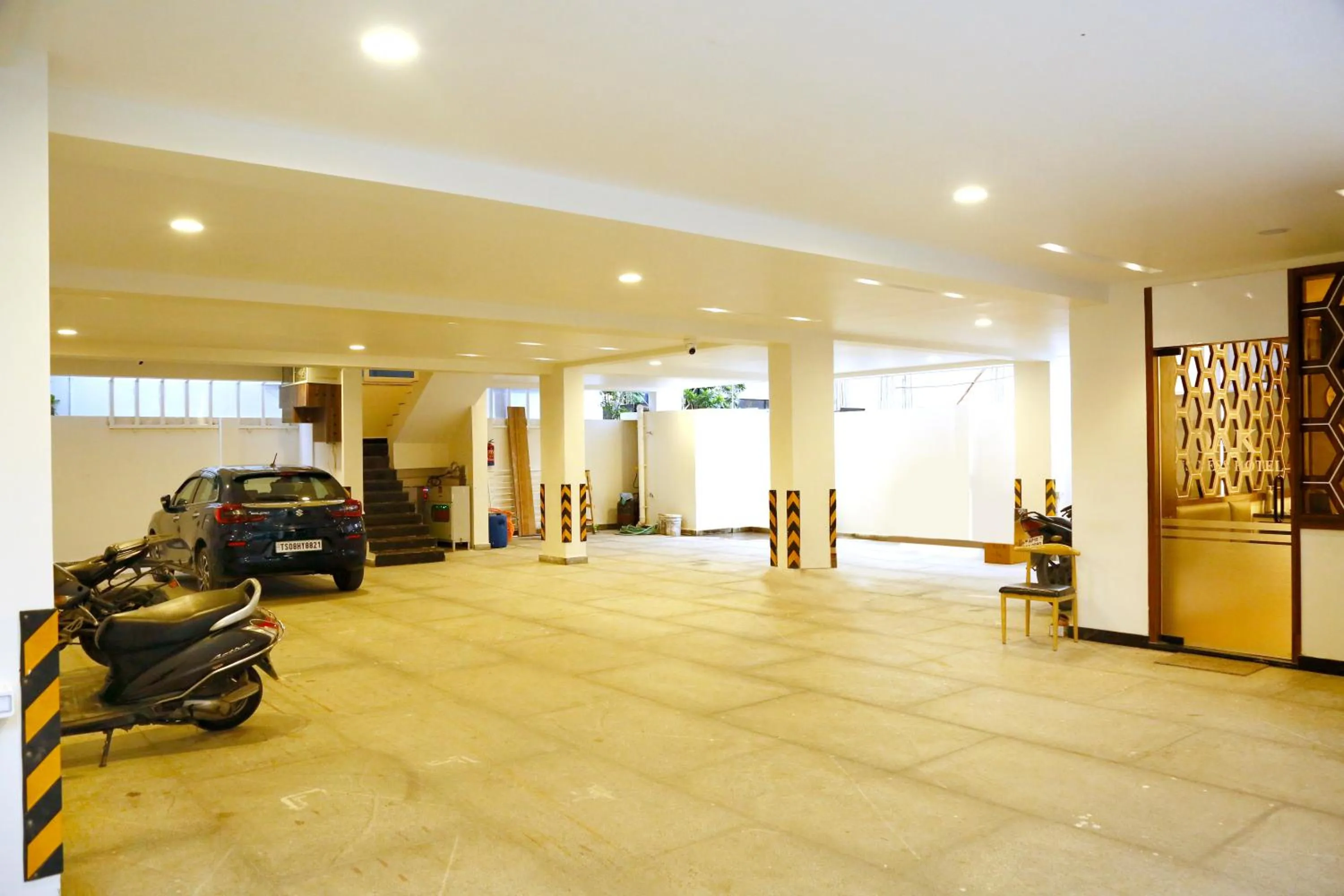 Parking in Oak Business Hotel