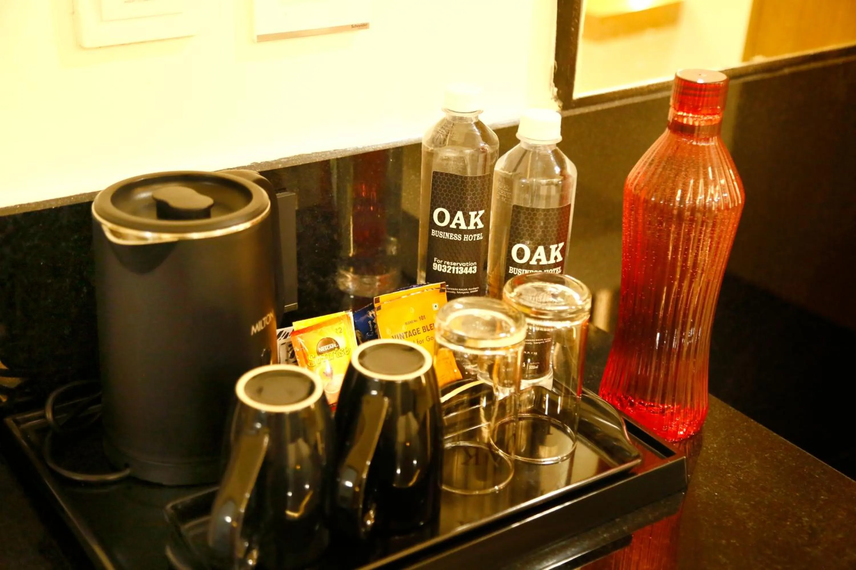 Coffee/tea facilities in Oak Business Hotel