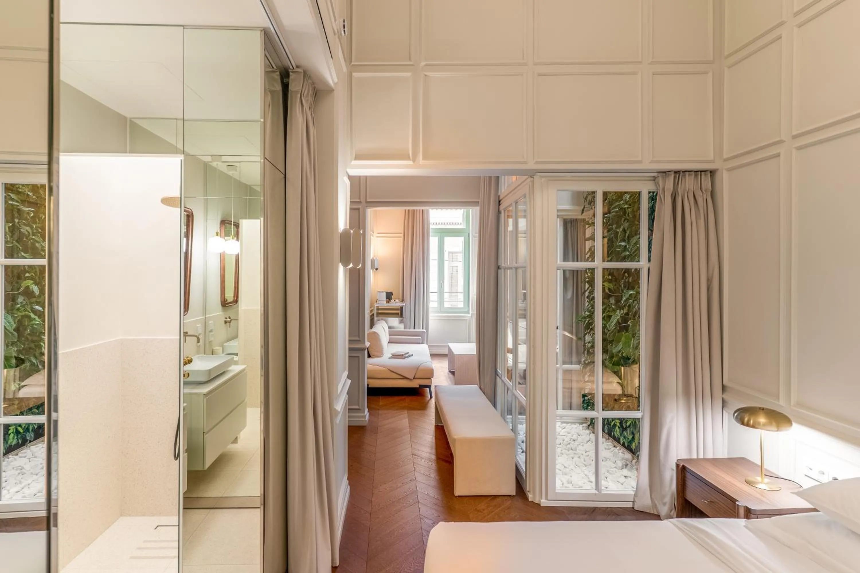 Photo of the whole room, Bed in Nosteo