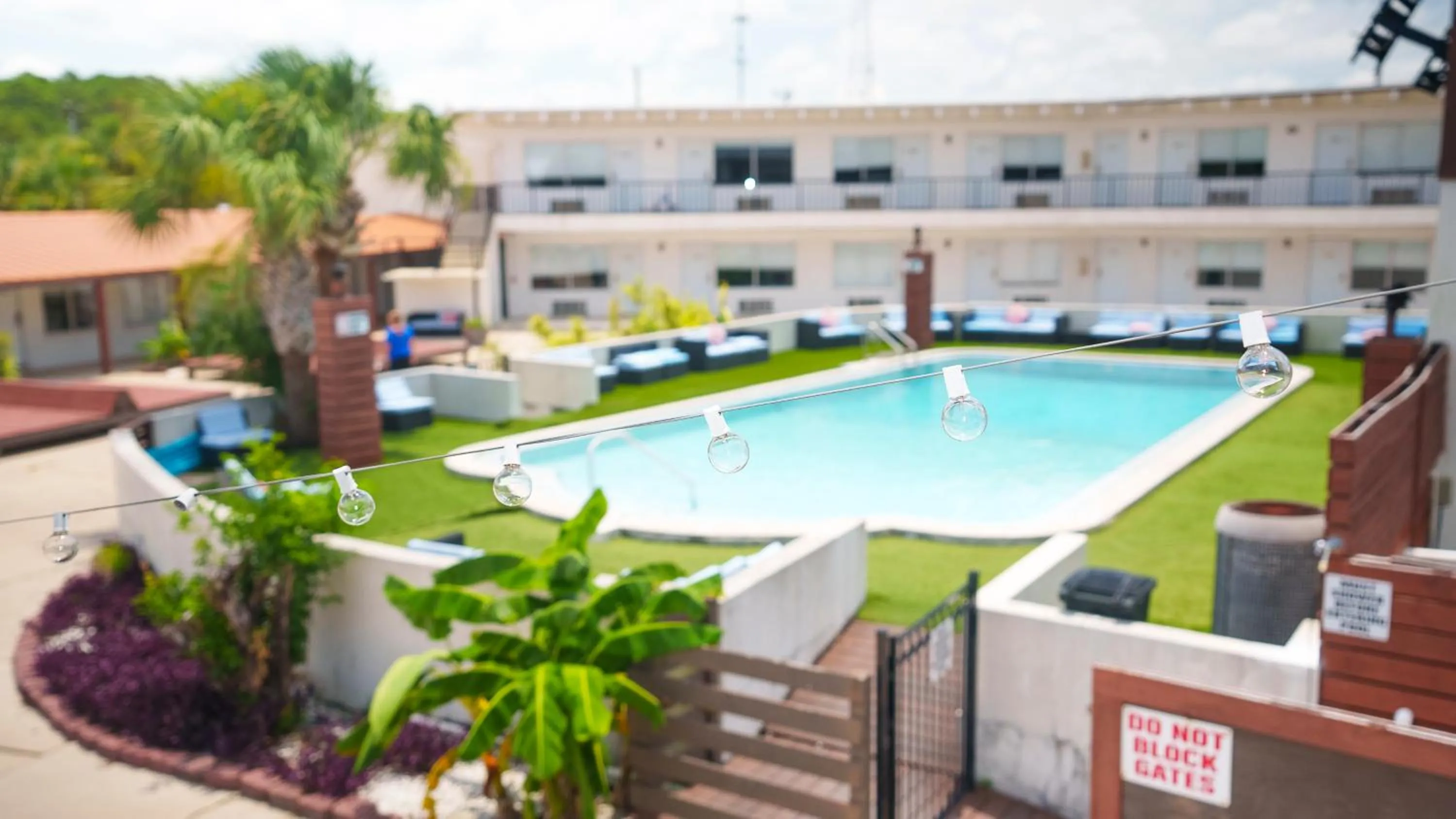 Pool view in Banana Peel Lodge