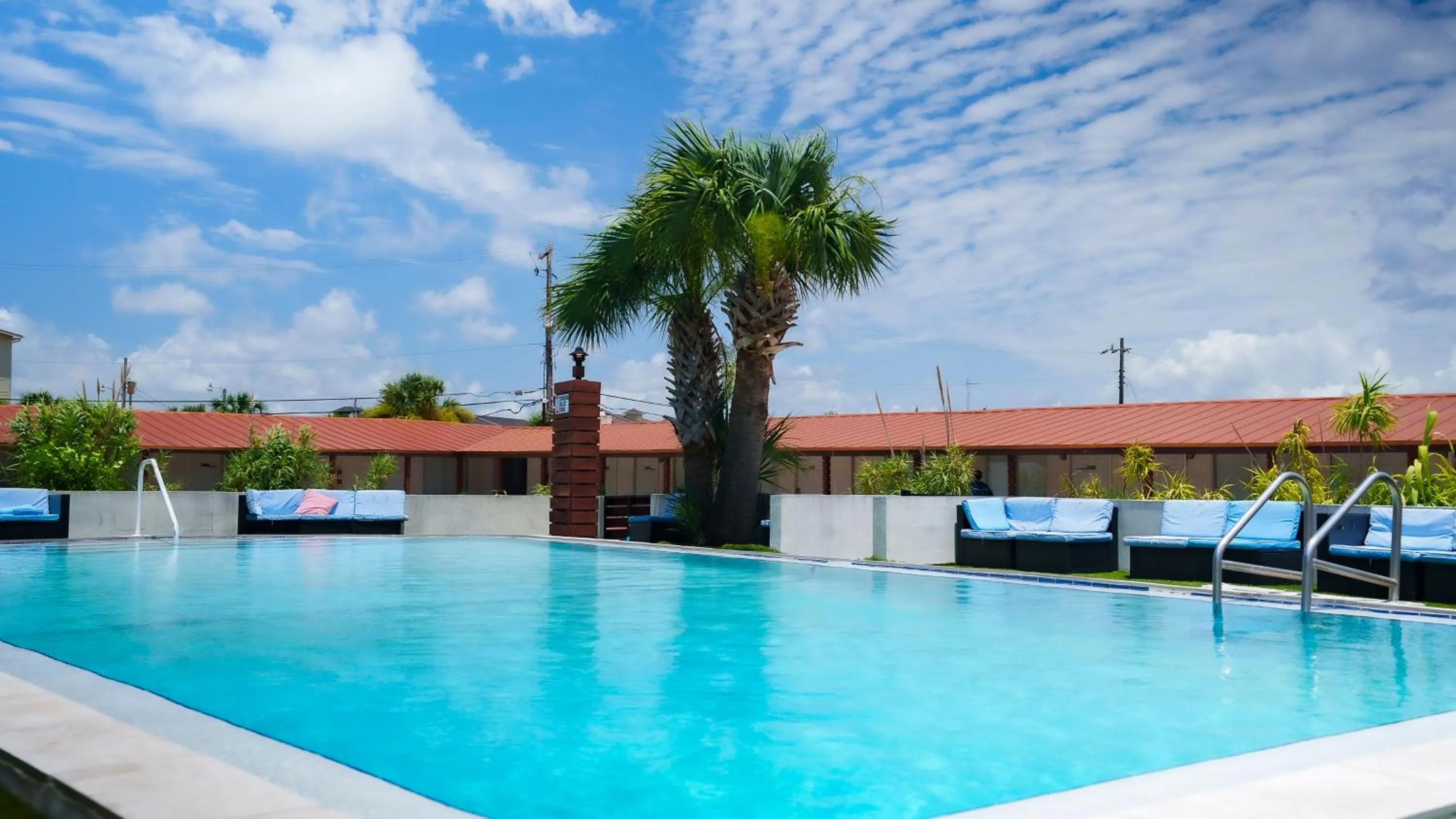Pool view in Banana Peel Lodge