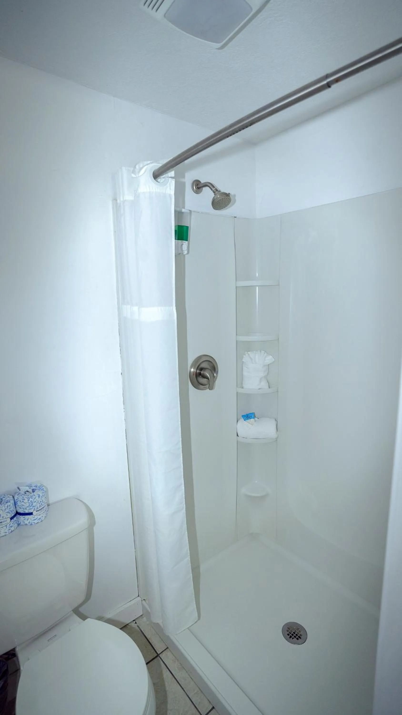 Shower in Banana Peel Lodge