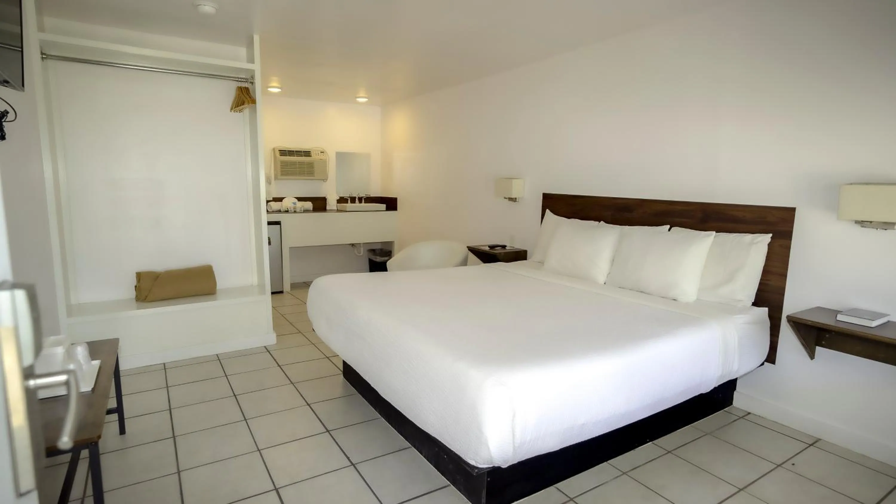 Bed in Banana Peel Lodge