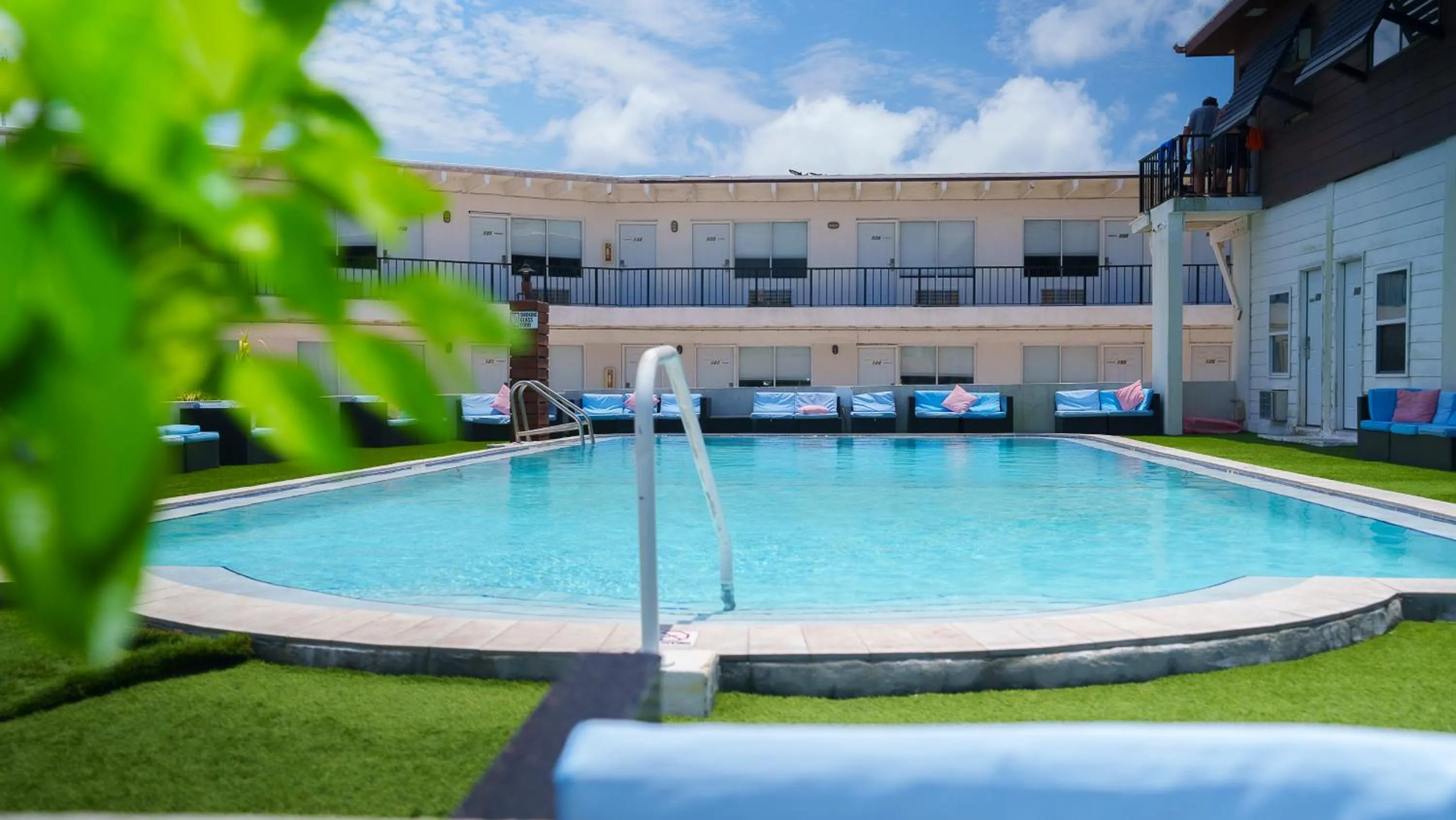 Pool view in Banana Peel Lodge