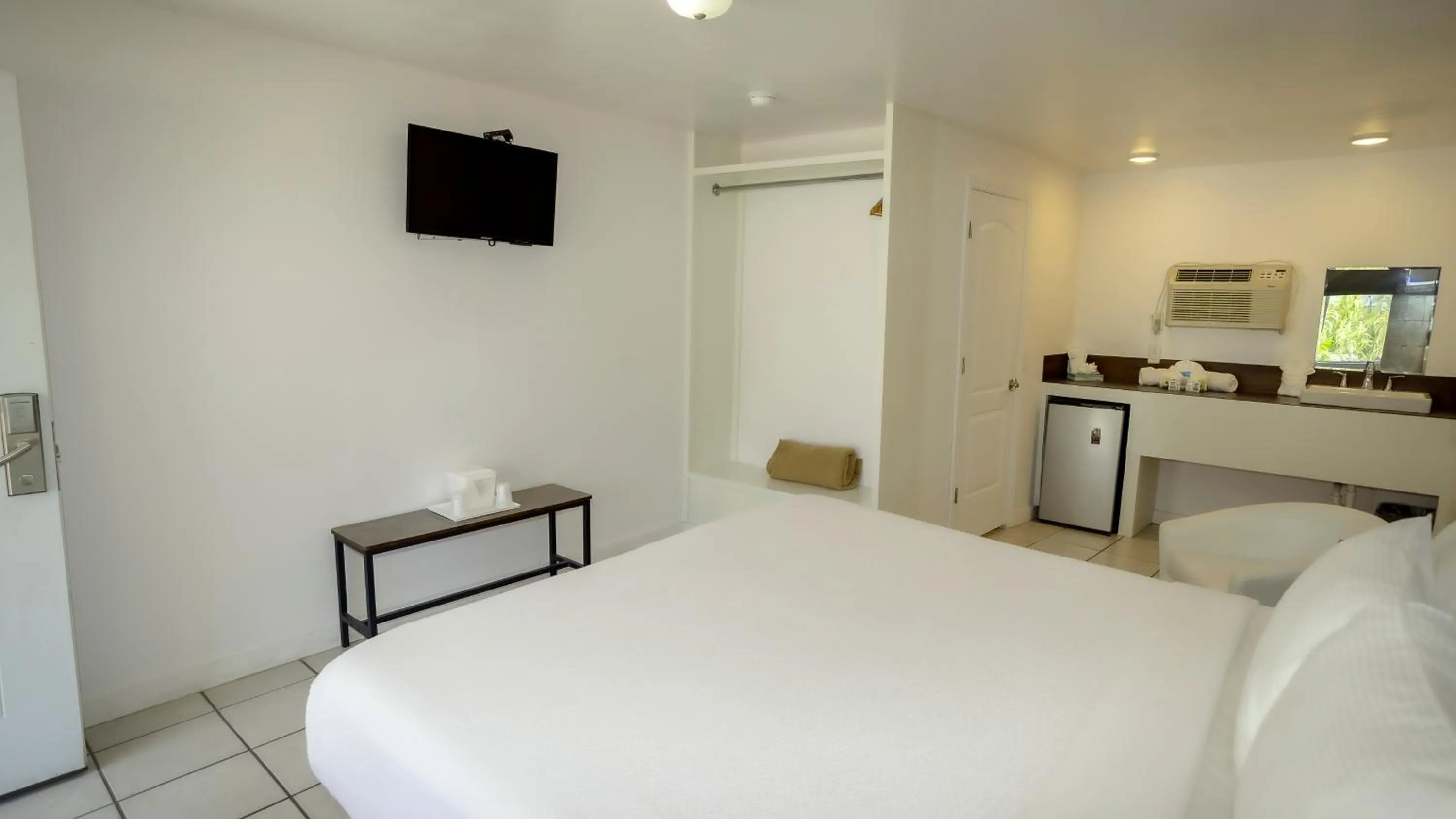 Bed in Banana Peel Lodge