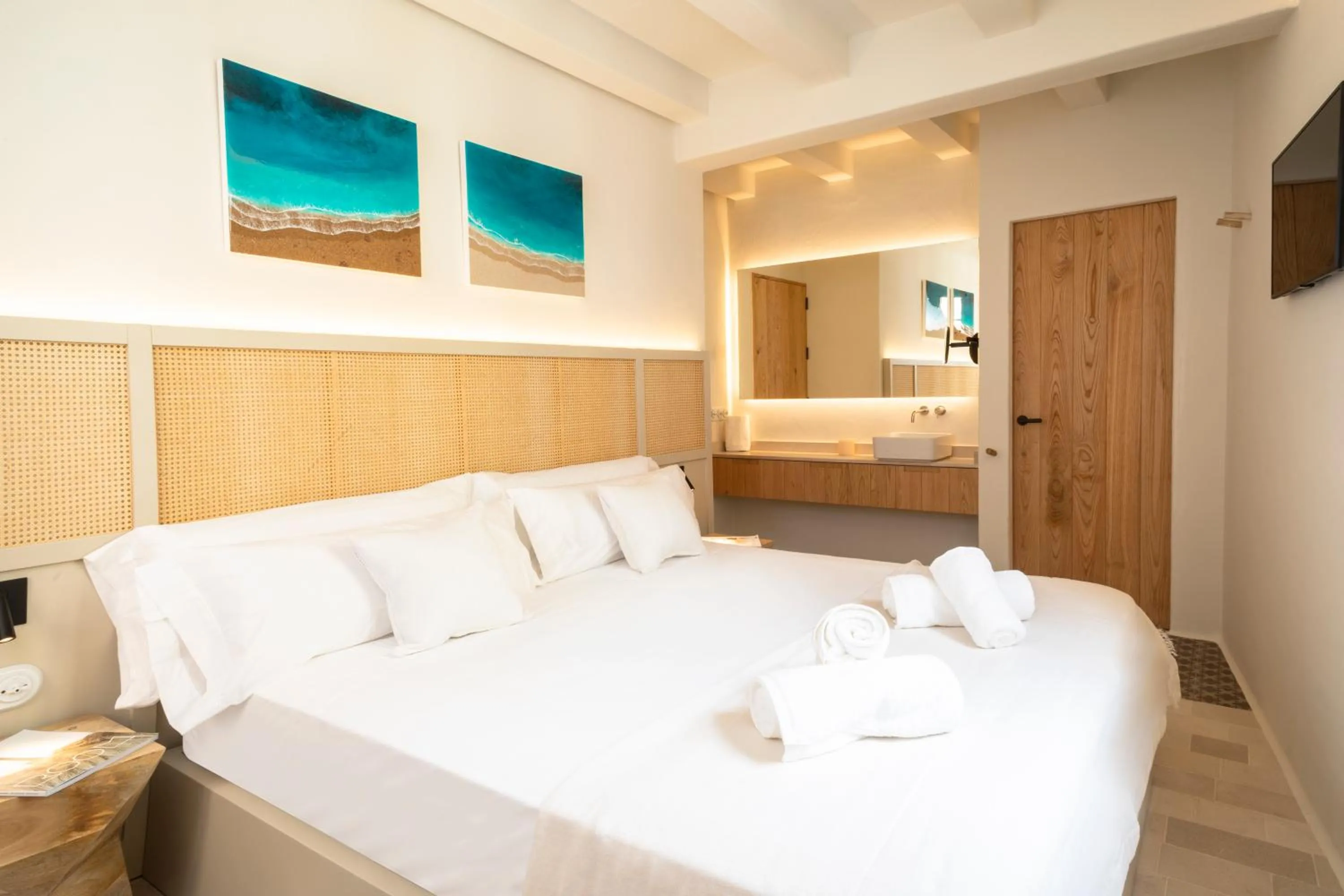 Bedroom, Bed in SetBlaus Boutique Hotel