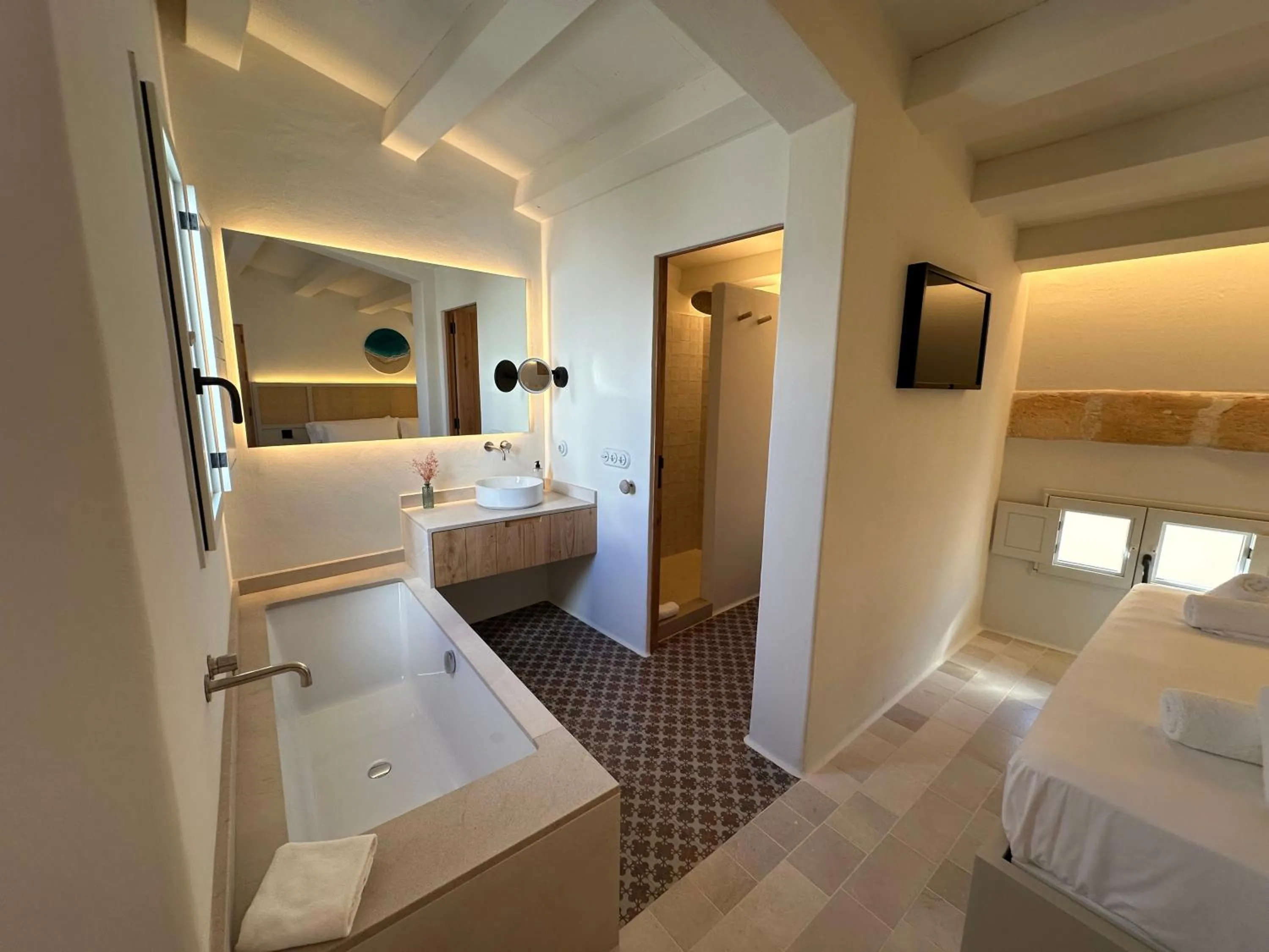Shower, Bed in SetBlaus Boutique Hotel