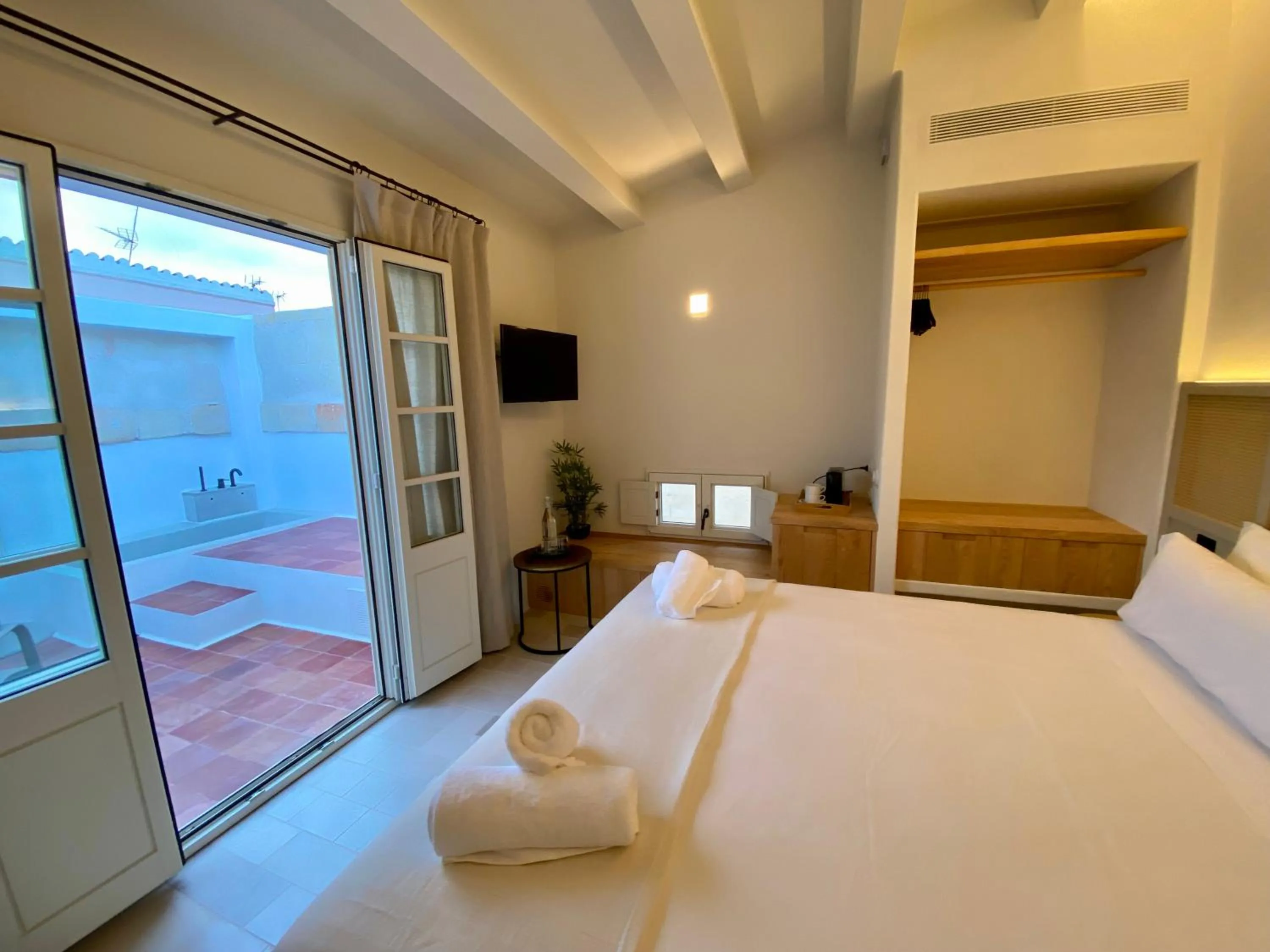 Balcony/Terrace, Bed in SetBlaus Boutique Hotel