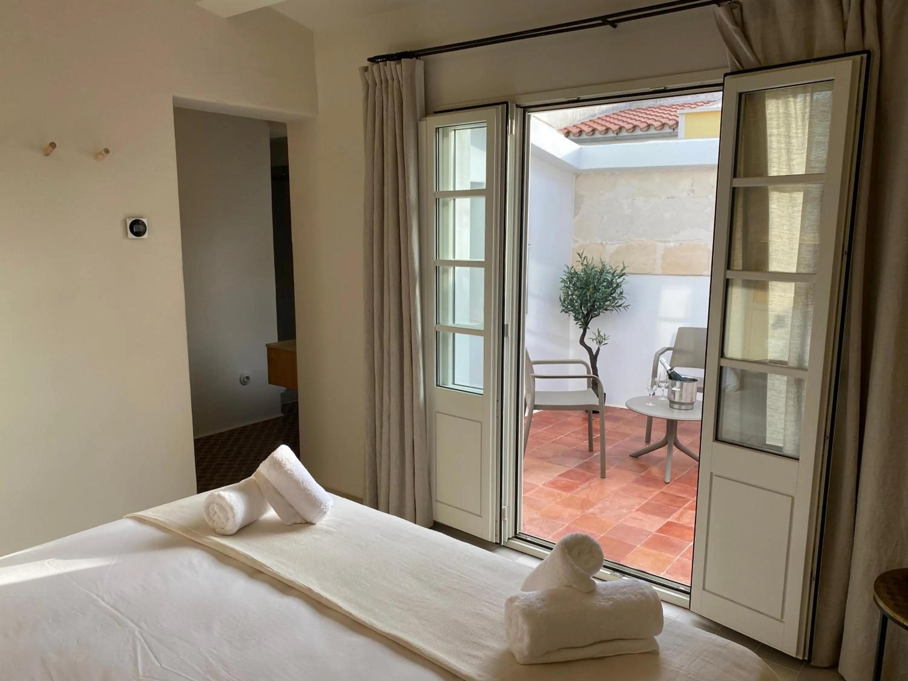 Balcony/Terrace, Bed in SetBlaus Boutique Hotel