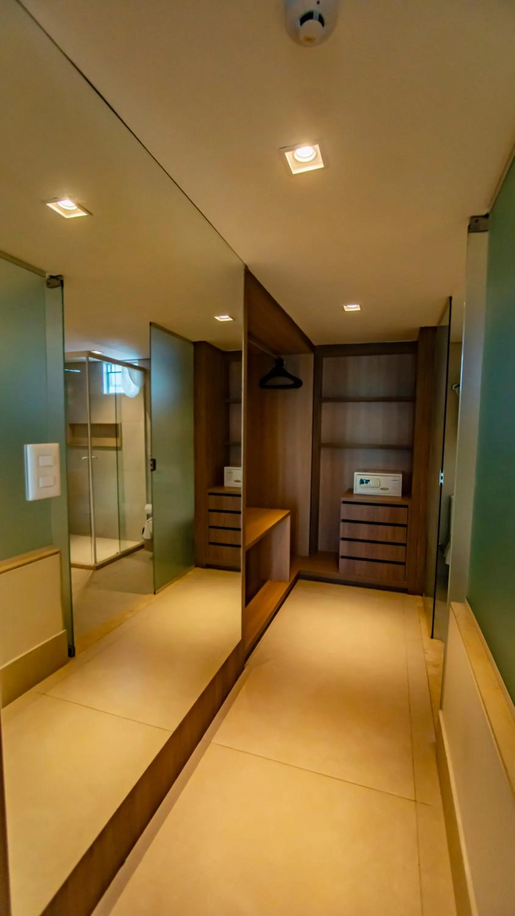 wardrobe in Hotel Beira Mar