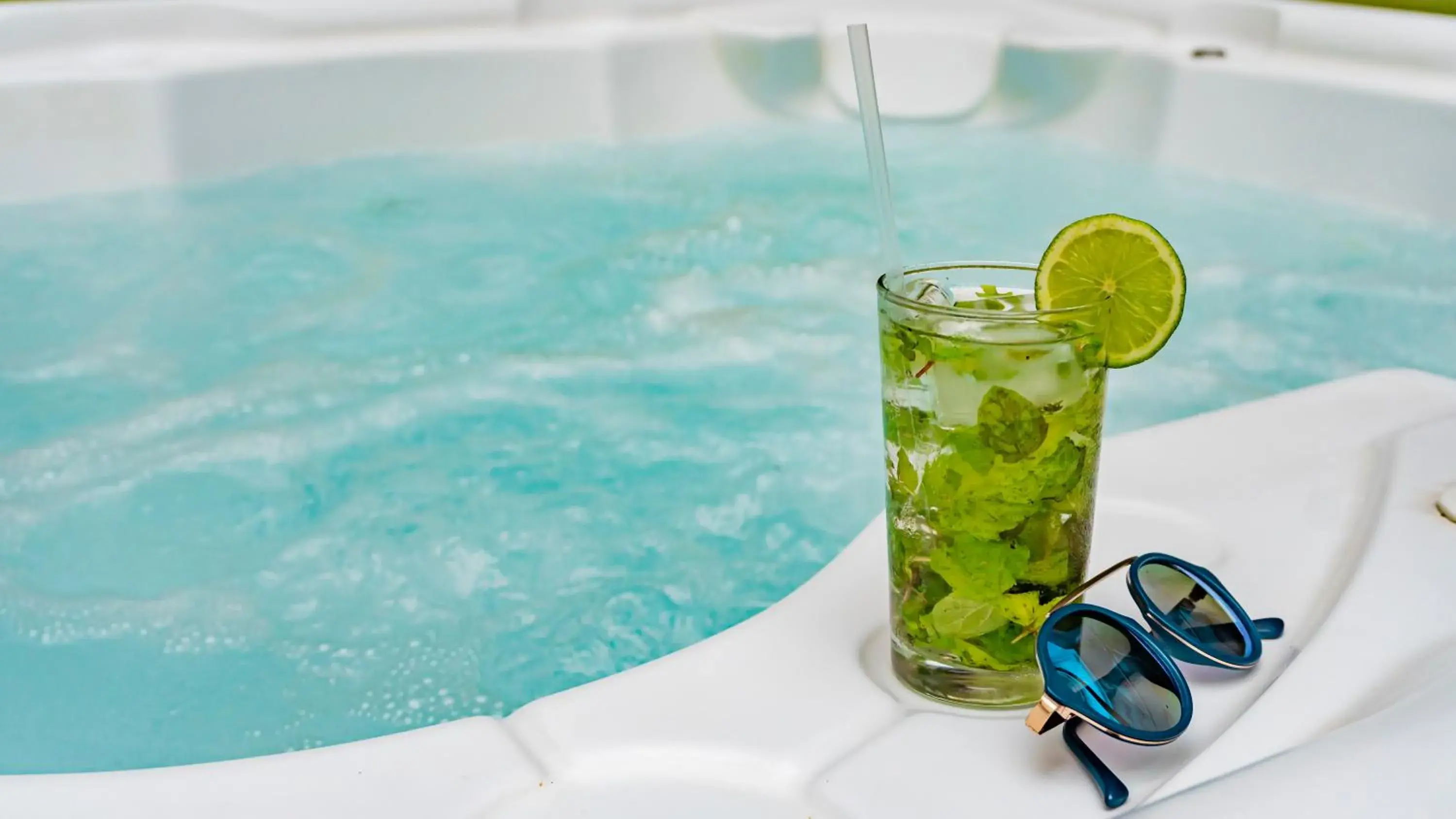 Swimming pool in Hotel Beira Mar Swimming pool in Hotel Beira Mar